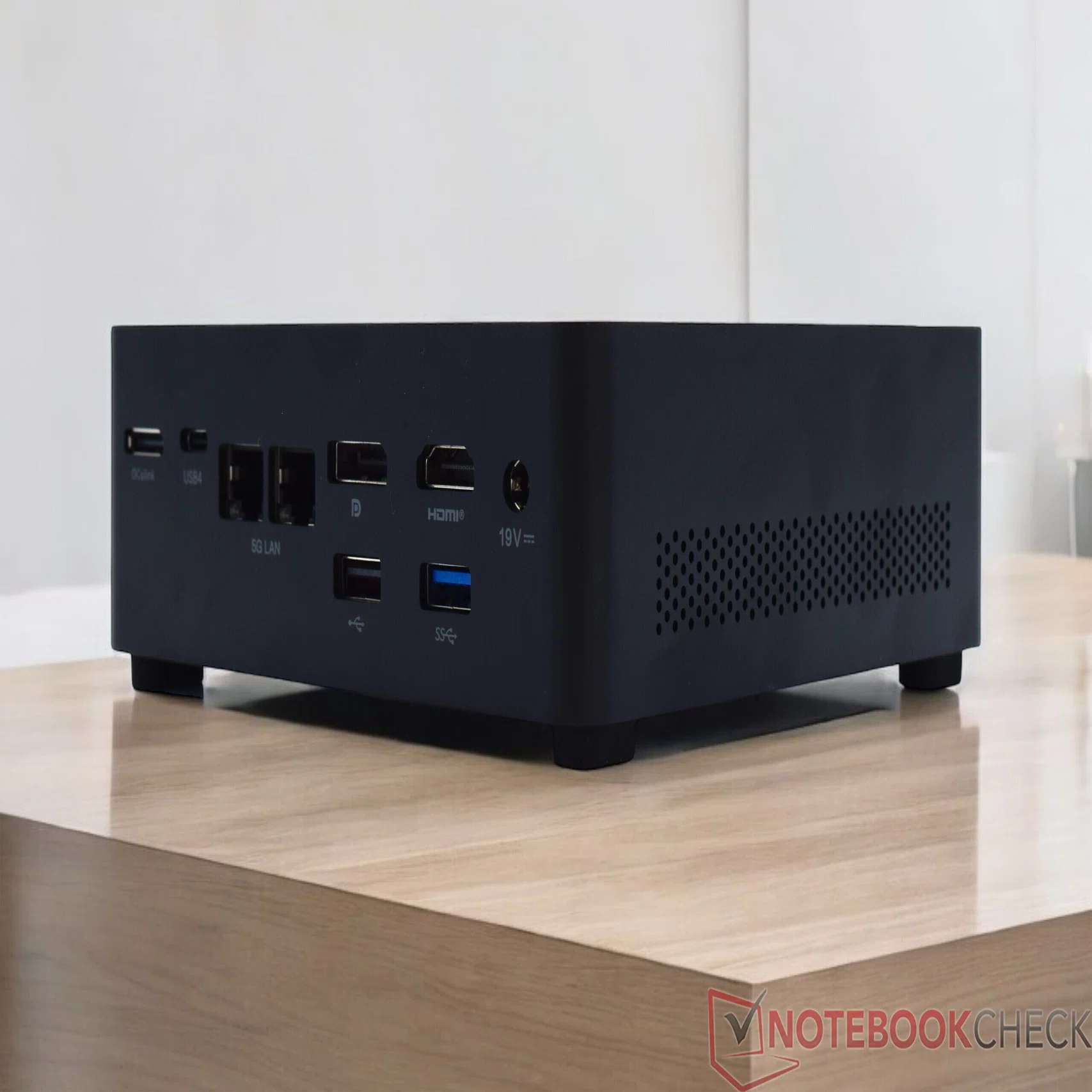 MINISFORUM M1 Pro-125H レビュー・口コミ評判まとめ】Core Ultra 5 