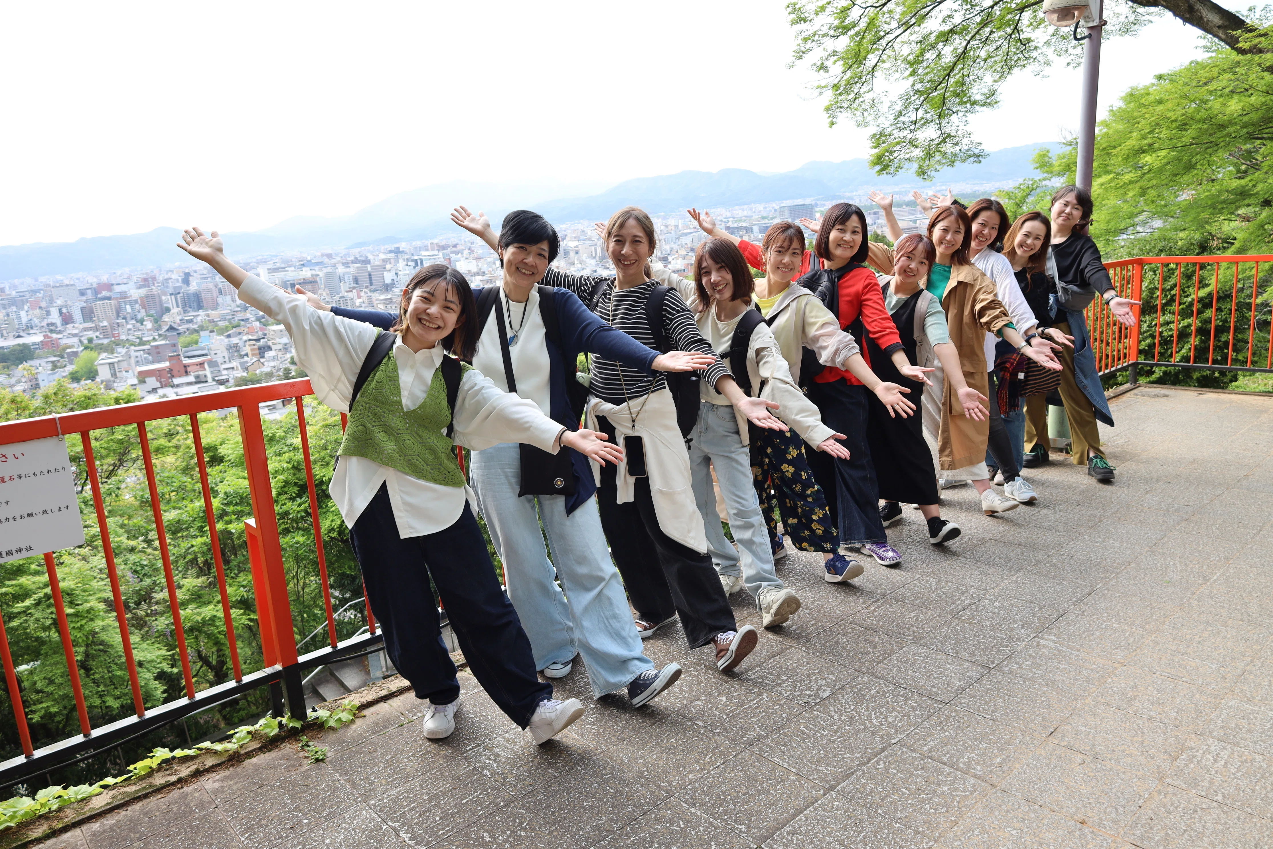◩仲間◩演劇指導をする女性と田舎で手帳を作っているわたしが出会った