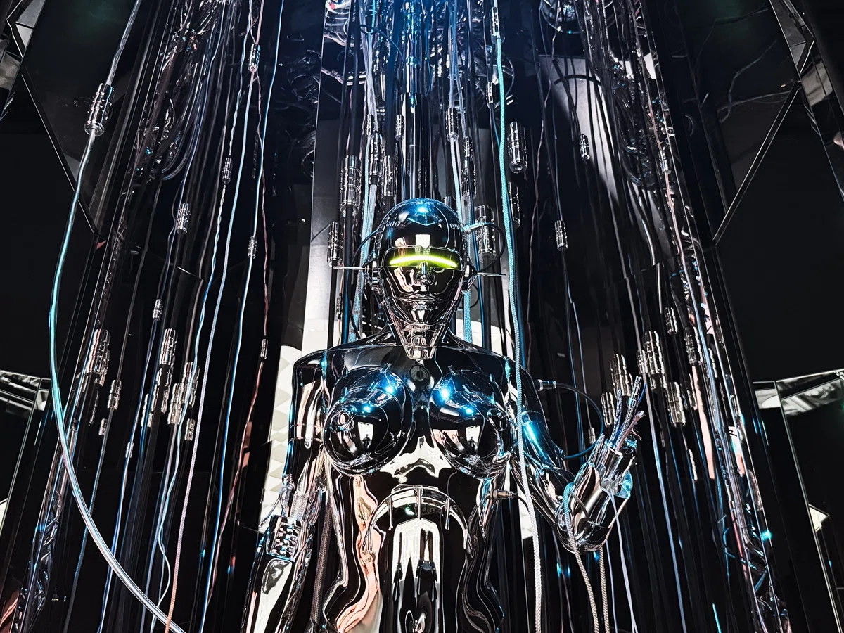 SORAYAMA 光・透明・反射 －TOKYO－｜渡邉宣之
