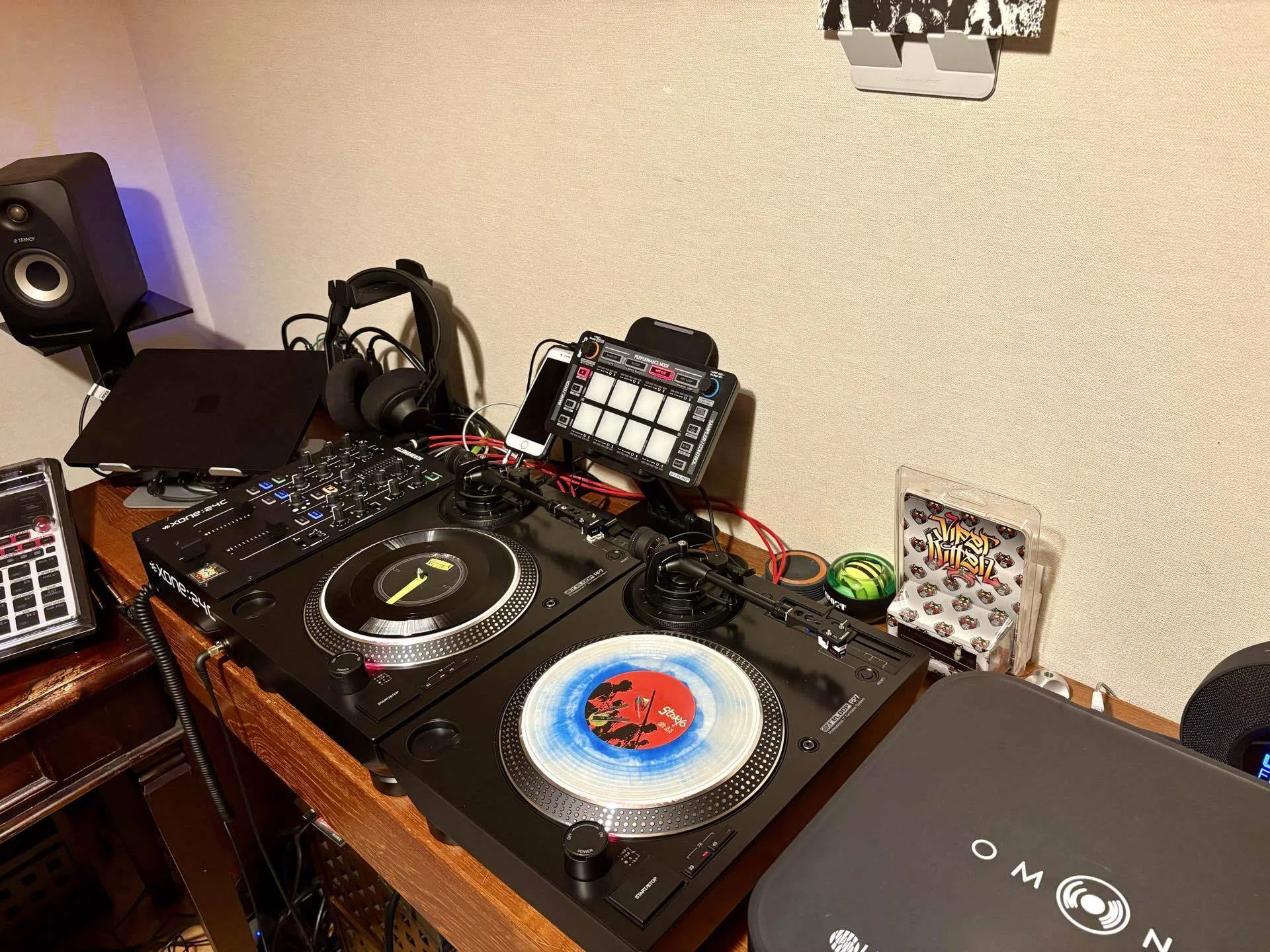 機材レビュー】研ぎ澄まされたシンプルさ。Allen&Heath Xone:24Cの魅力