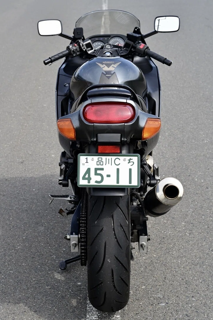 SSっぽいトンガったバイクになんか乗ってたまるか」もしくは「乗れっ SSっぽいトンガったバイクになんか乗ってたまるか」もしくは「乗れっ