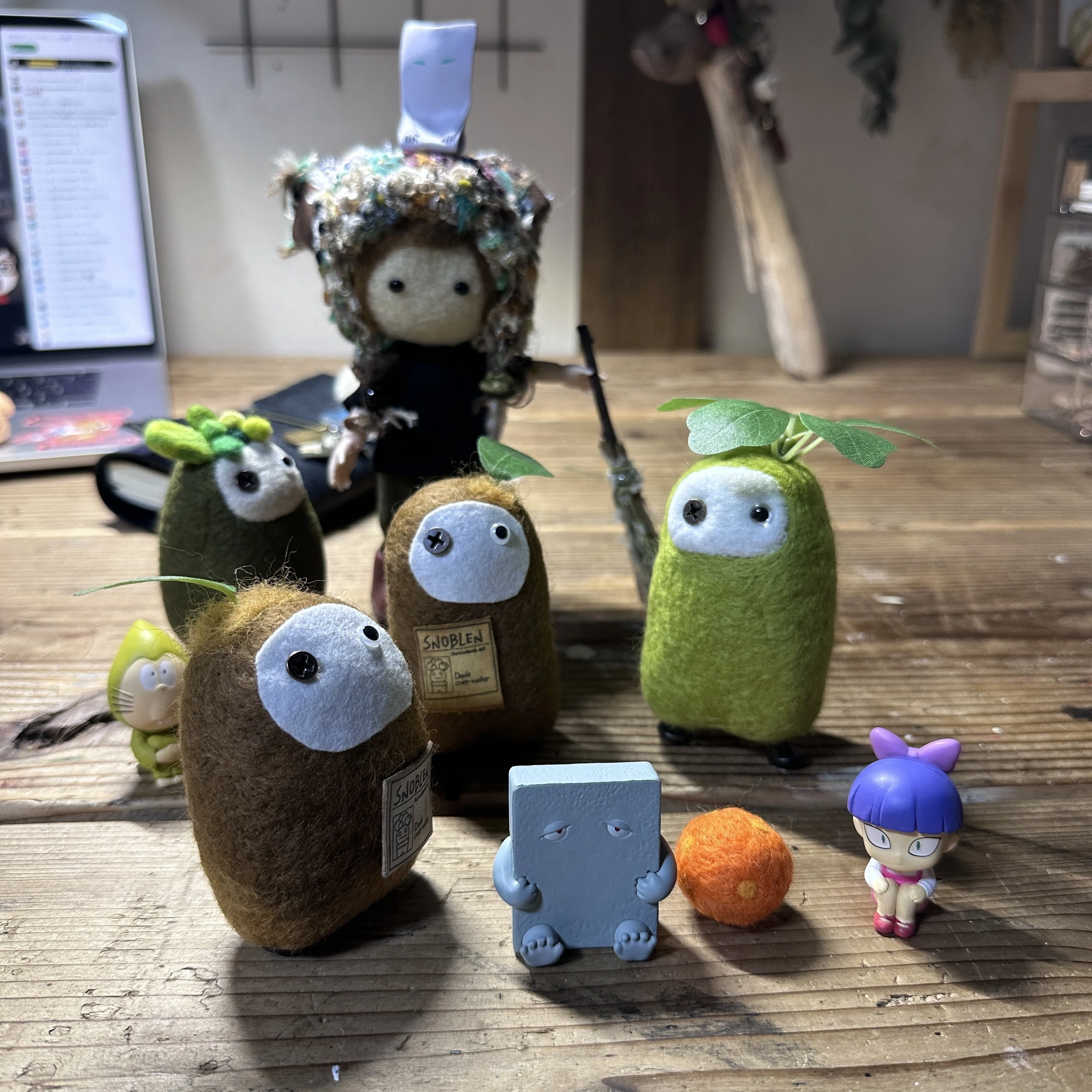 羊毛フェルトがしたい6｜いろは蛙手