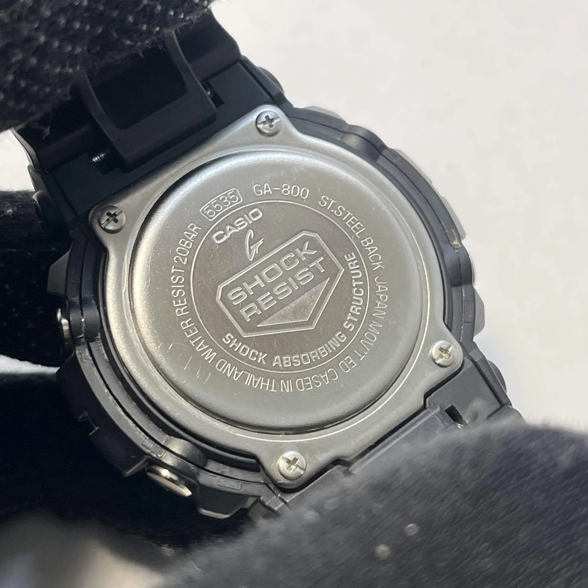 G-SHOCK 腕時計 現場でこそ映える。G-SHOCK GA-800 レビュー：大人に似合う「本気の