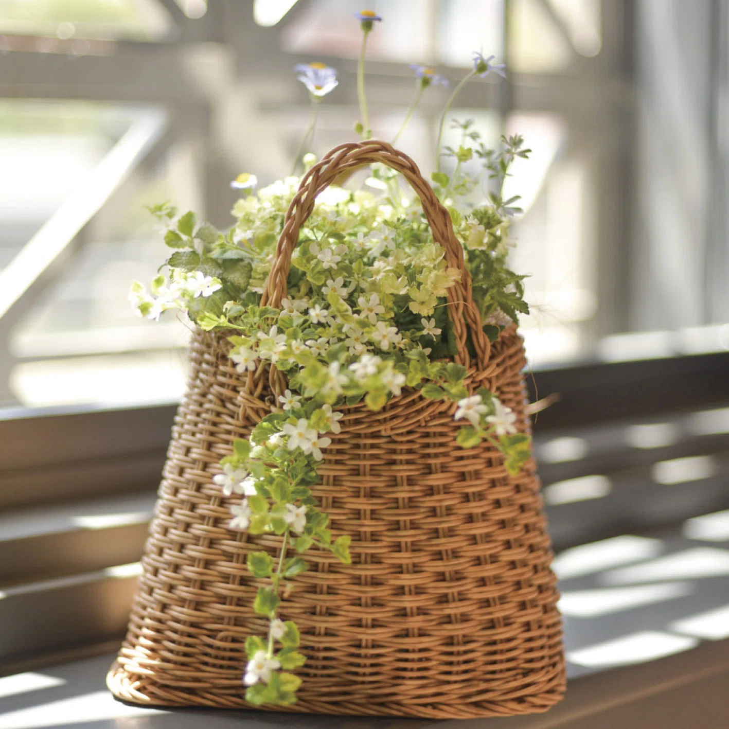 ❇バスケット寄せ植え❥母の日ギフトにも 母の日ギフトに「寄せ植えバスケット」はいかがですか？｜くらし