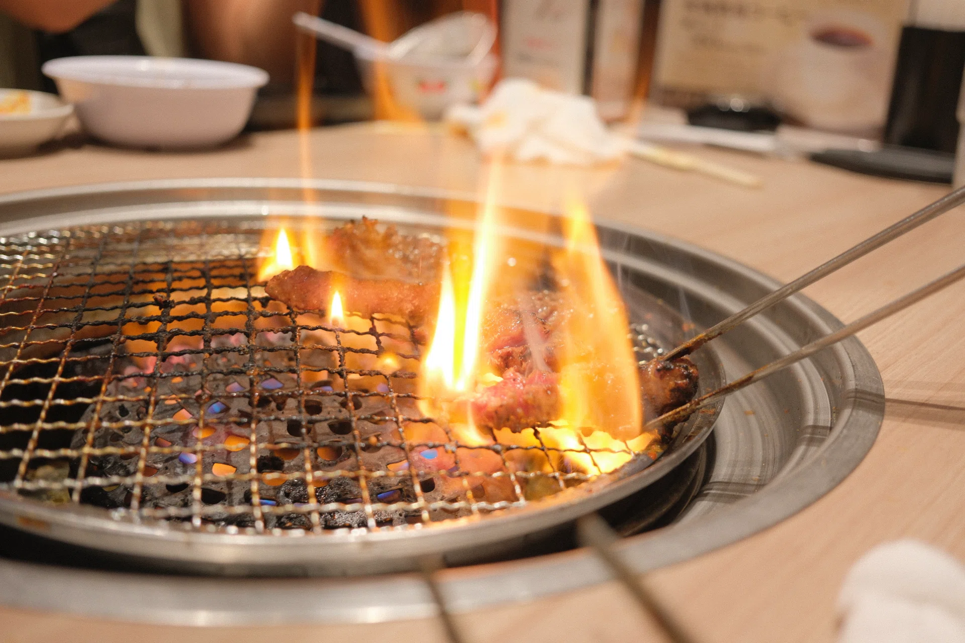 GWの夜、X-E5を持って焼肉「くいどん」へ｜TAKU