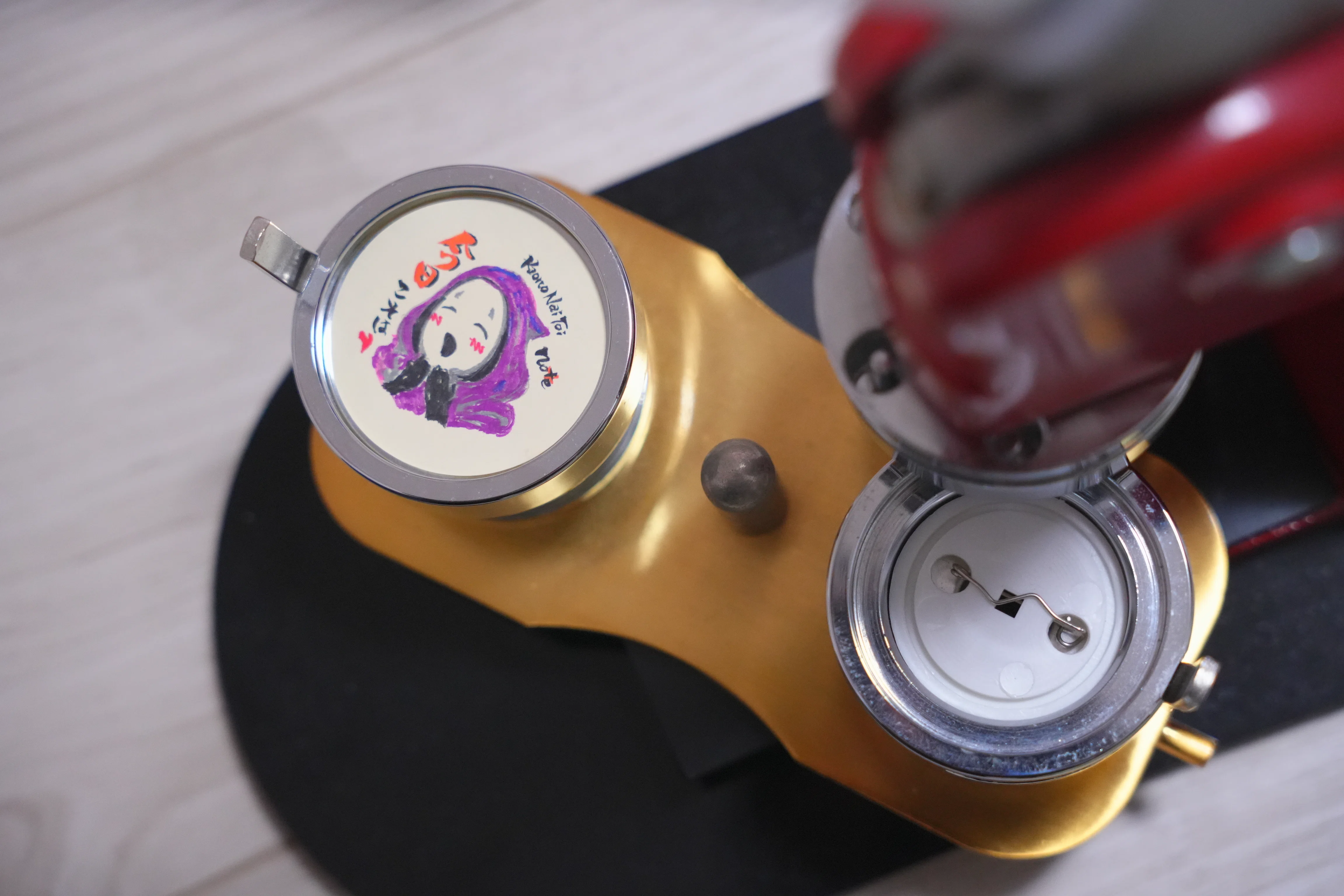 手作りするならGW？──筆ペンイラストの「缶バッジ」つくりました