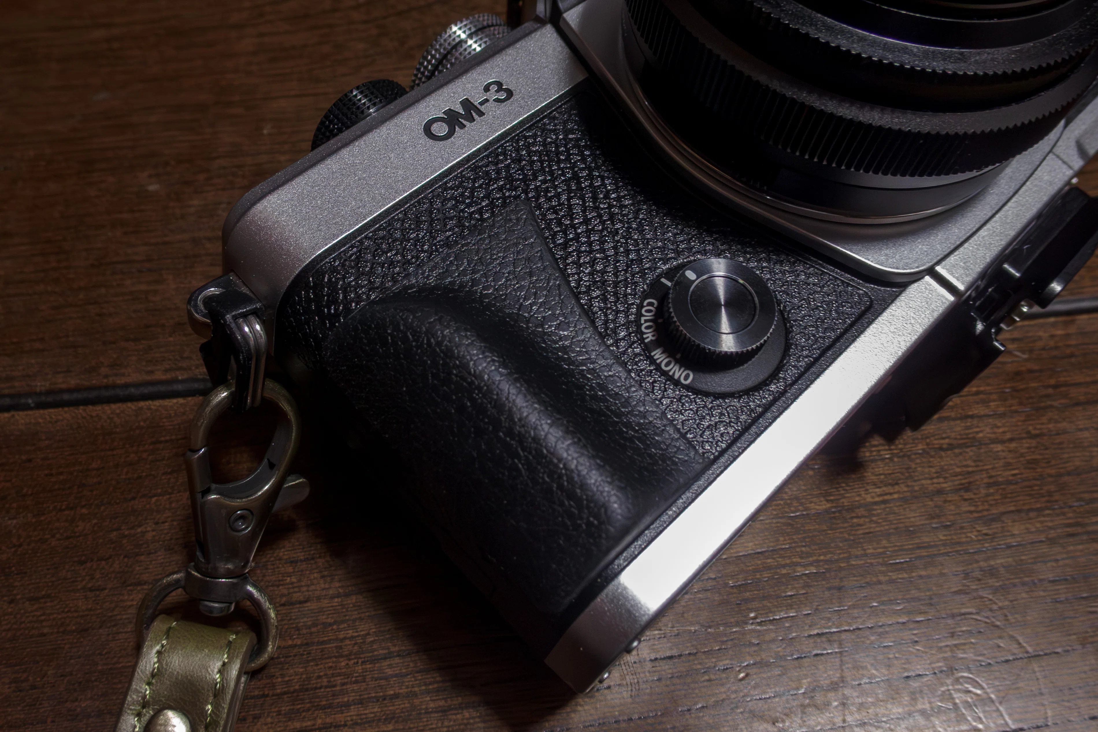OM-3にグリップ装備してみた｜隻 つかさ