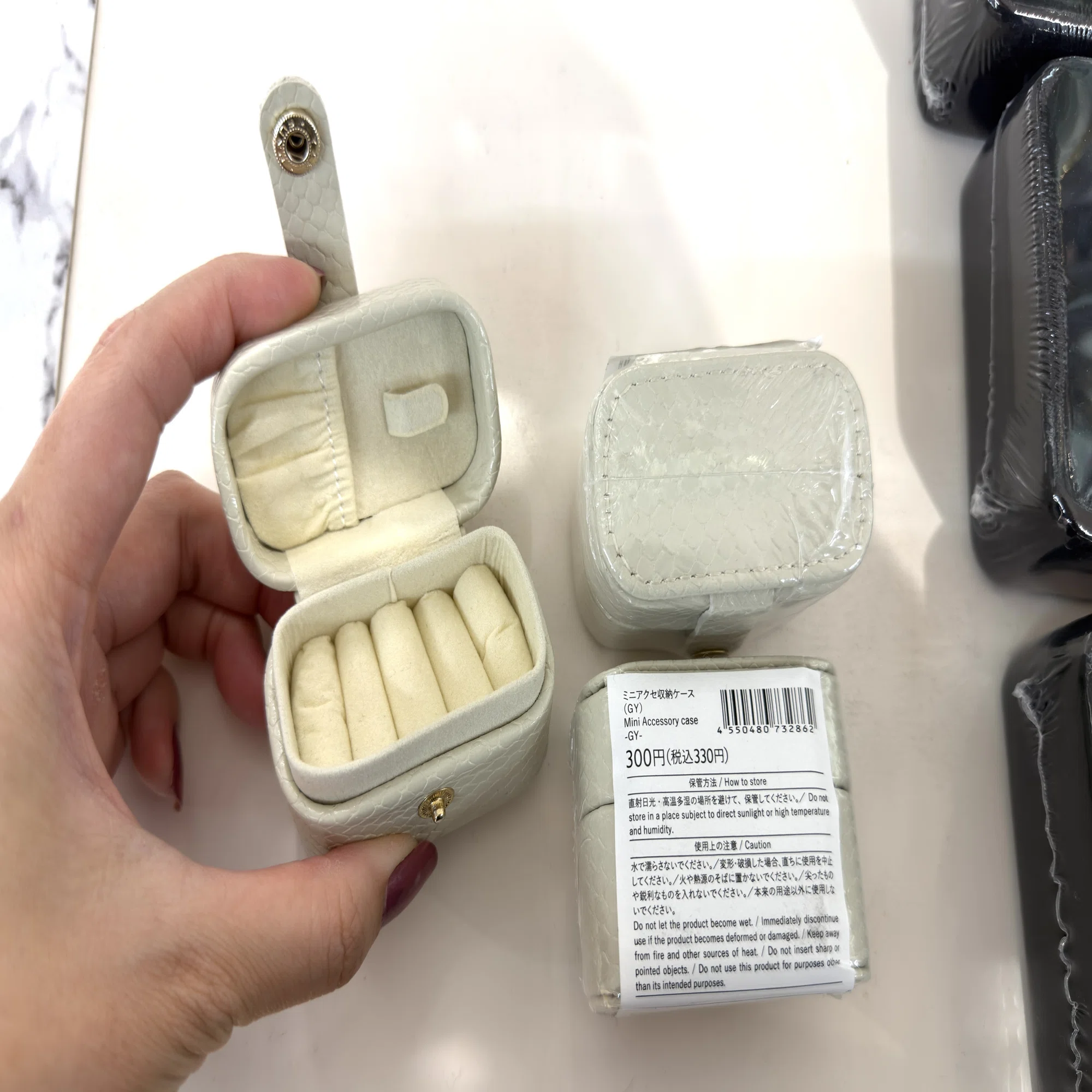 ?持ち運びできる「ジュエリーケース」おすすめ&チェックポイント 