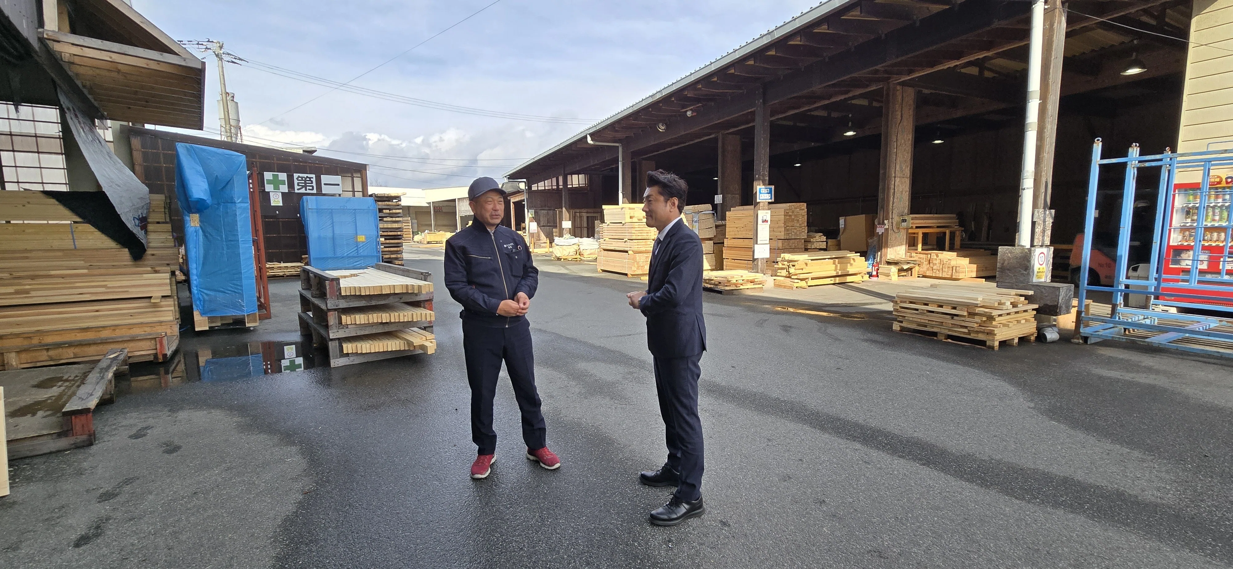 福島・いわきの地で2,000本の釘を打つ——原動力は超せない背中と震災の