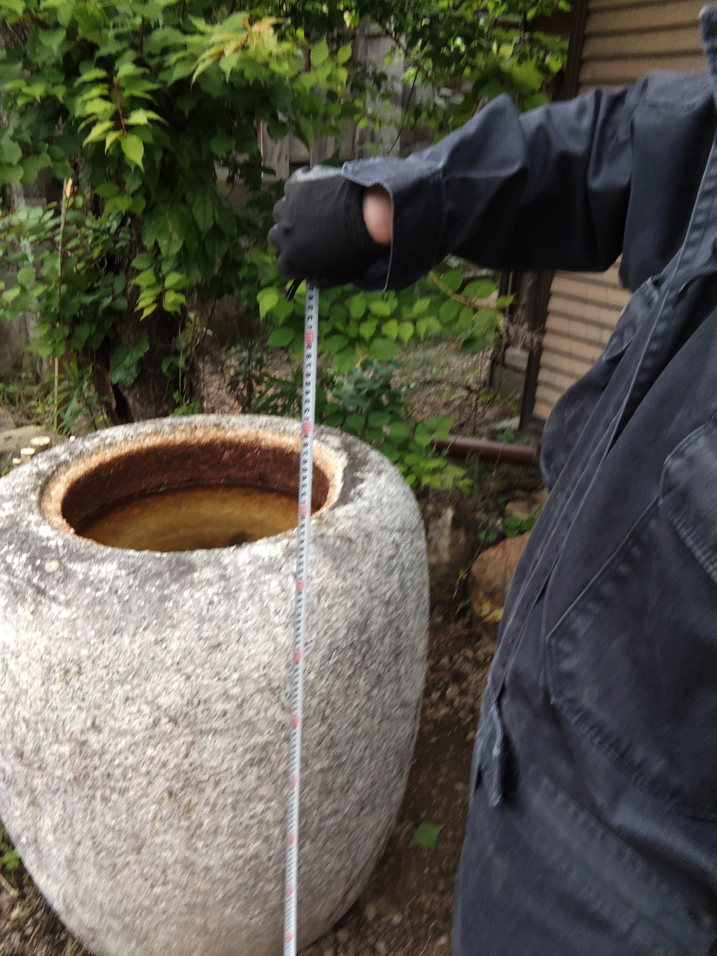 白川石製立手水鉢 白川石の布泉型の手水鉢 ID_02_151 | 古材市庭