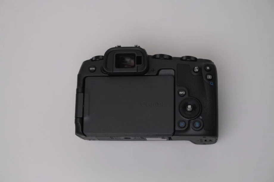 Canon EOS RPをレビュー！10万円で買えるフルサイズミラーレスカメラは