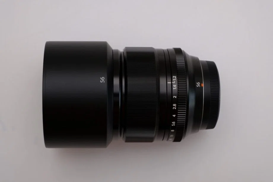 【美品】FUJIFILM XF56mmF1.2 神レンズ おまけ付 XF56mmF1.2 Rは富士フイルムユーザーであることに感謝できる神レンズ