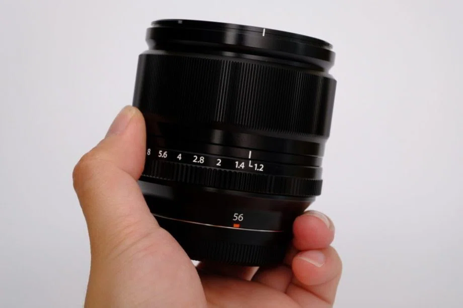 【美品】FUJIFILM XF56mmF1.2 神レンズ おまけ付 XF56mmF1.2 Rは富士フイルムユーザーであることに感謝できる神レンズ