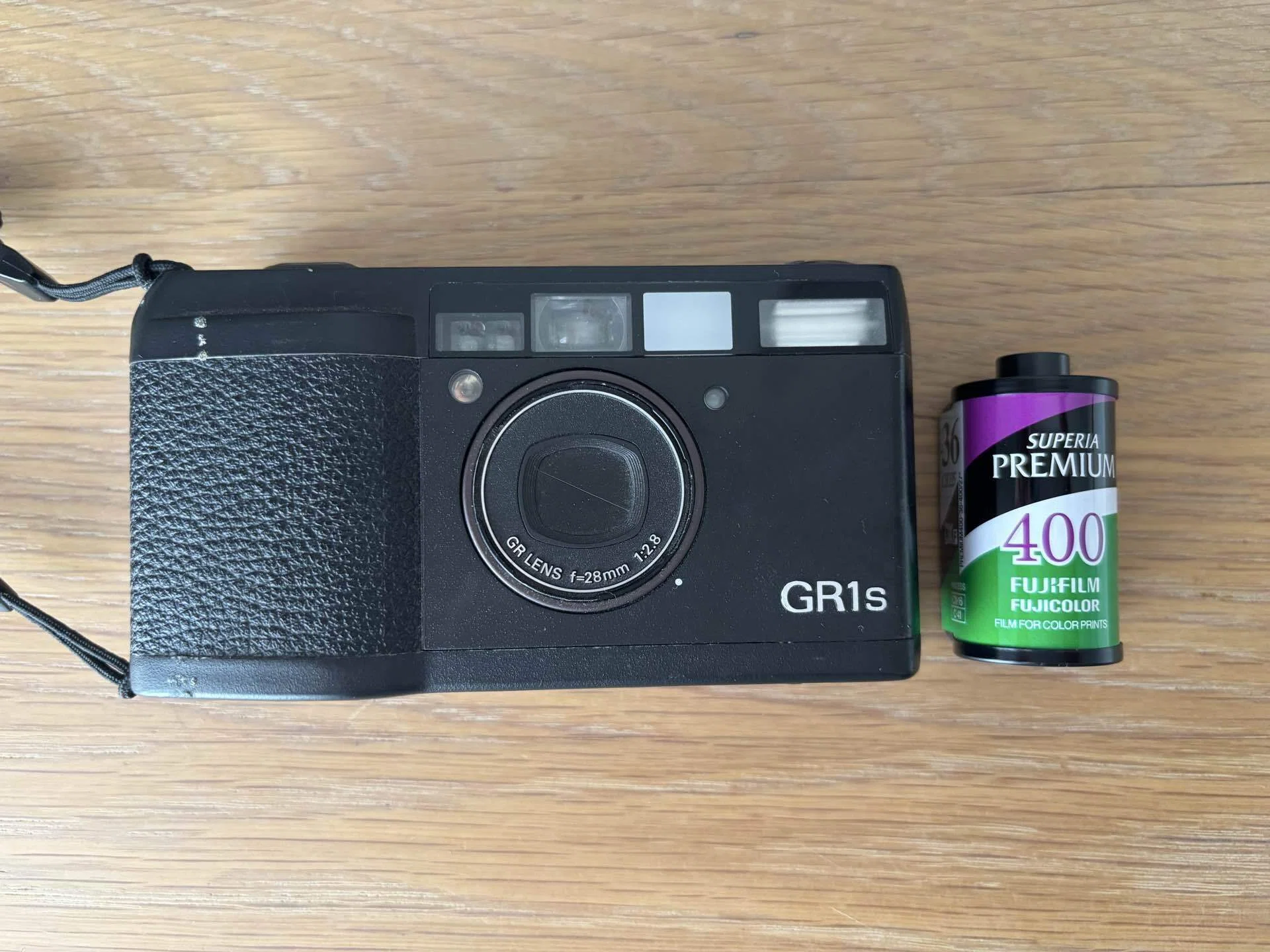 GR1sとGR DIGITAL｜懐かしいカメラを思い出す。そしてフィルムを救出