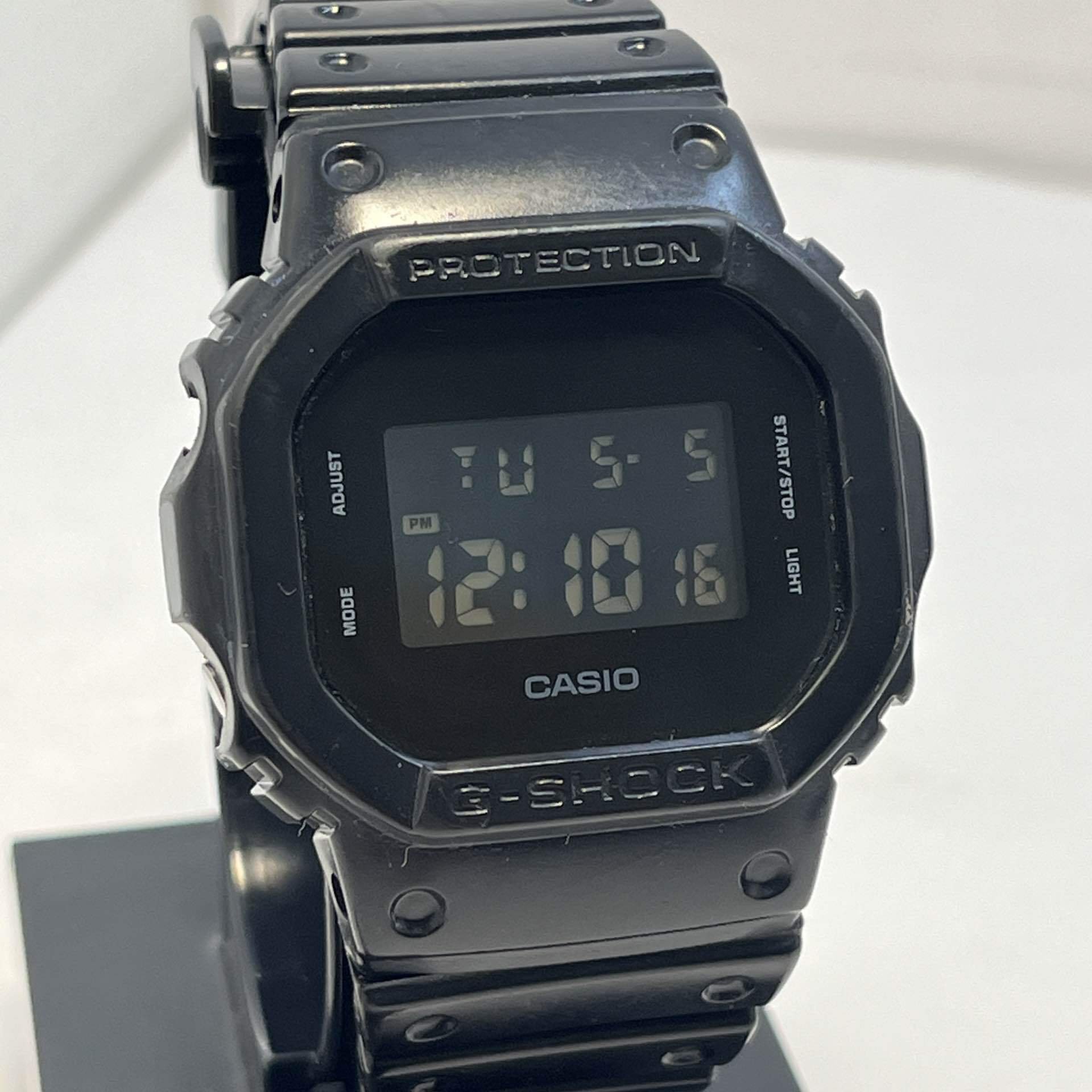 レビュー】漆黒の道具感。G-SHOCK「DW-5600BB-1JF」が大人に選ばれる レビュー】漆黒の道具感。G-SHOCK「DW-5600BB-1JF」が大人に選ばれる