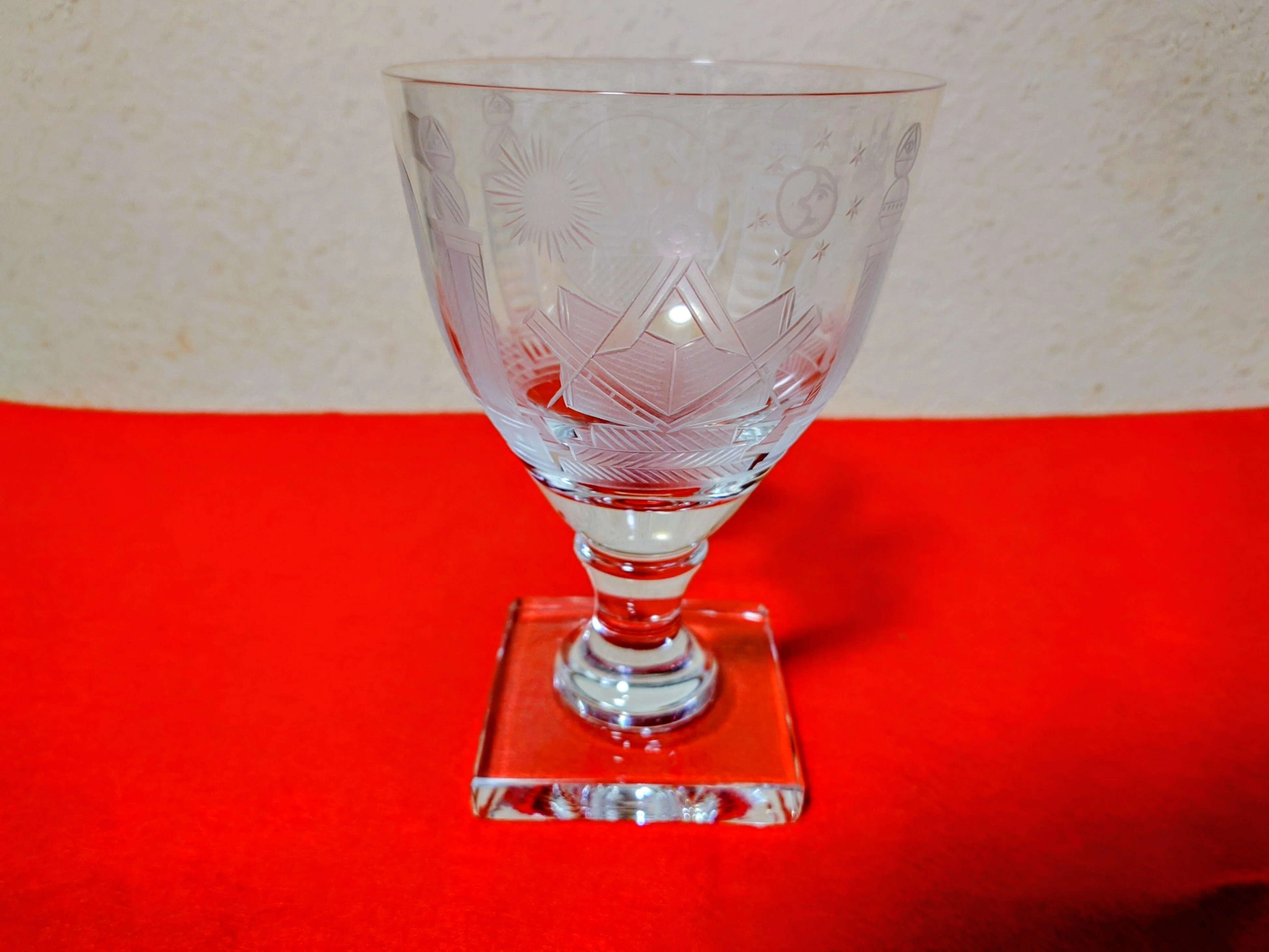 英国アンティーク 1780 - 1810 フリーメイソン彫刻 祝杯 吹きガラス 英国アンティーク 1780 - 1810 フリーメイソン彫刻 祝杯 吹きガラス