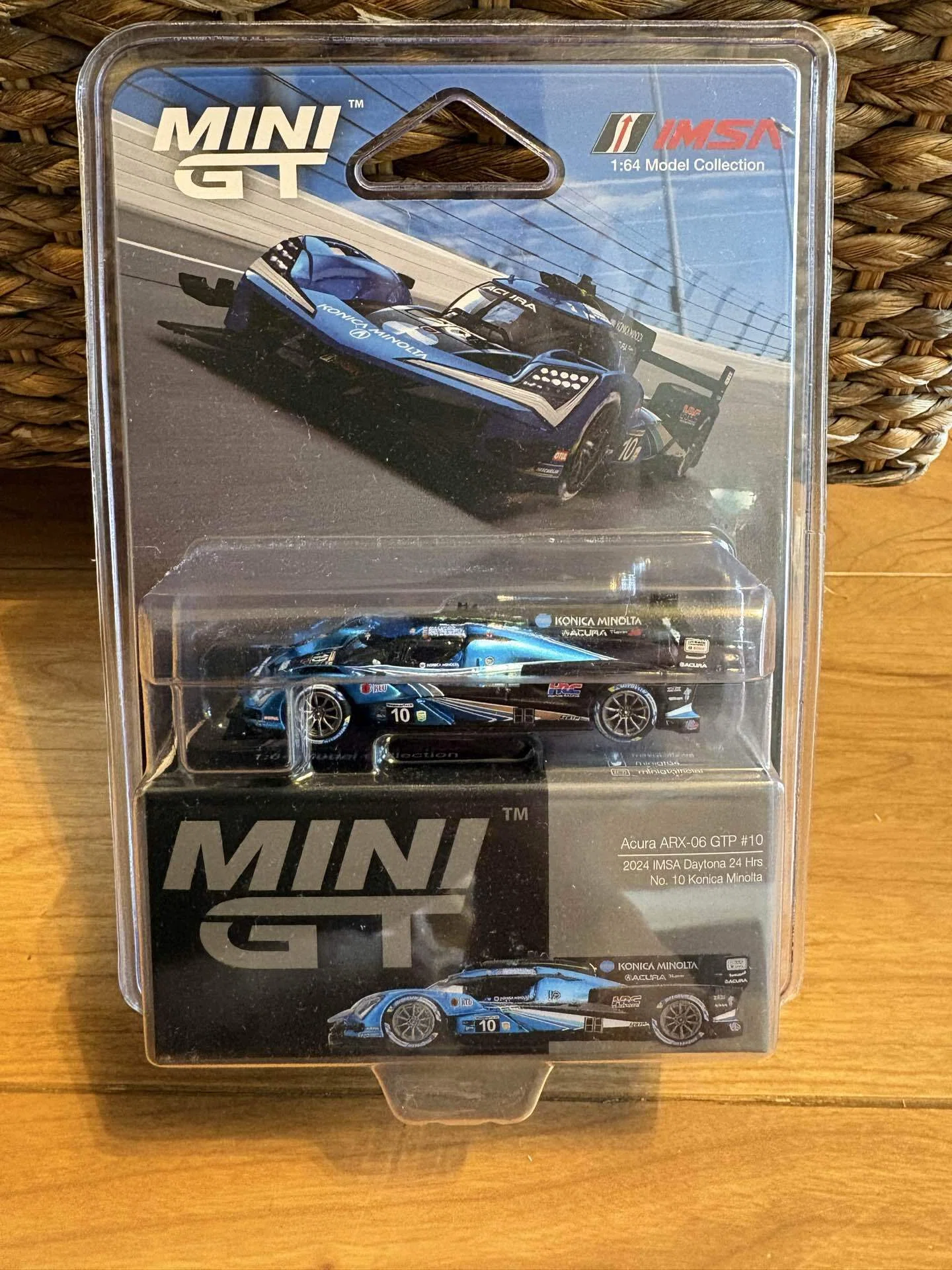 ミニカー紹介】MINI GT アキュラ ARX-06｜ラジコン永遠の初心者