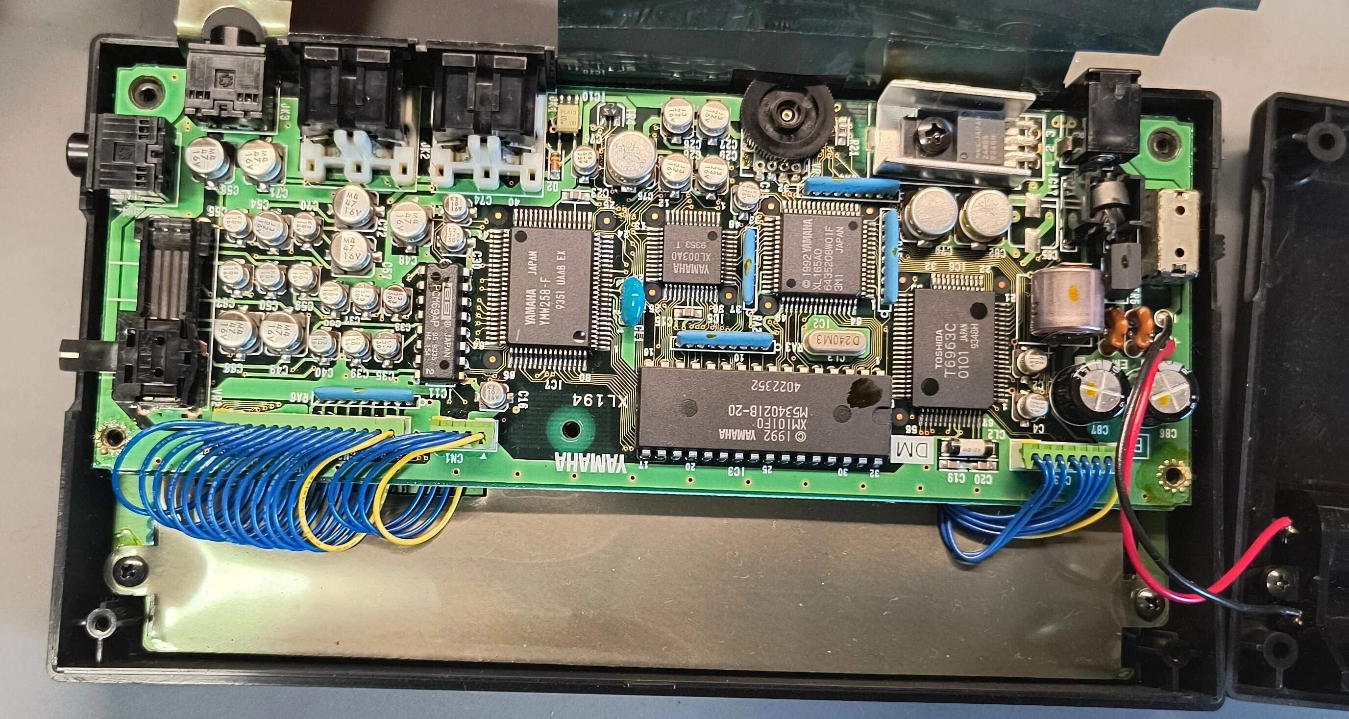 YAMAHA QY20 シーケンサー　内蔵電池交換済み動作確認済み YAMAHA QY20 : とても状態のよいQY20の修理｜Gok Z