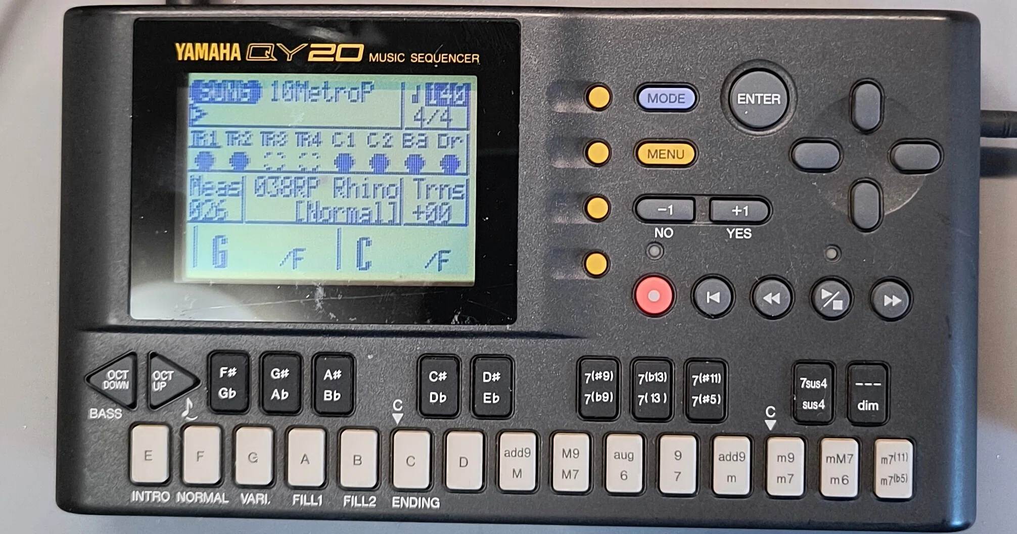 YAMAHA QY20 : とても状態のよいQY20の修理｜Gok Z