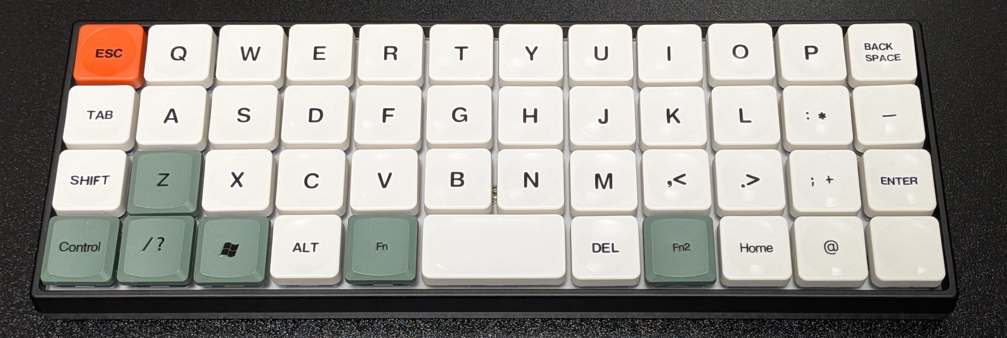 Geonix Rev.2】持ち運びに最適なロープロ40 %キーボード｜Hamish