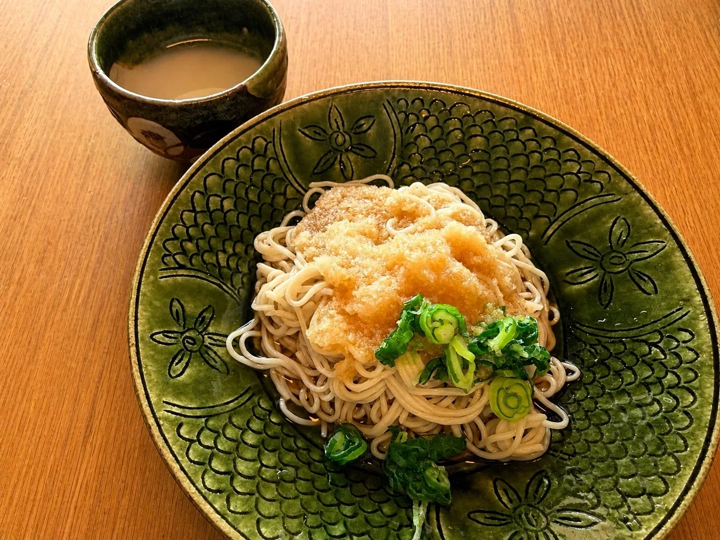 織部焼”なんてもんはありまへん」と言われた私が、閉店セールの陶器店