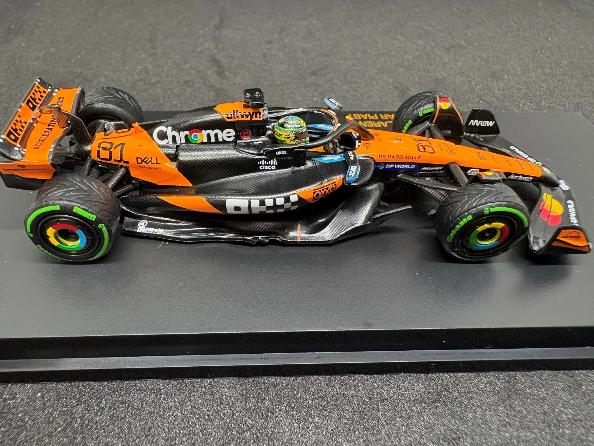 ミニチャンプス 1/64 マクラーレン F1チーム MCL39 2025 F1