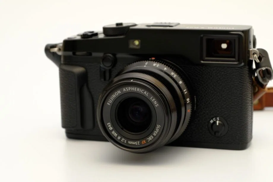 富士フイルム XF23mm F2 R WR Amazon.com : Fujifilm XF23mmF2 R WR - Silver : Electronics