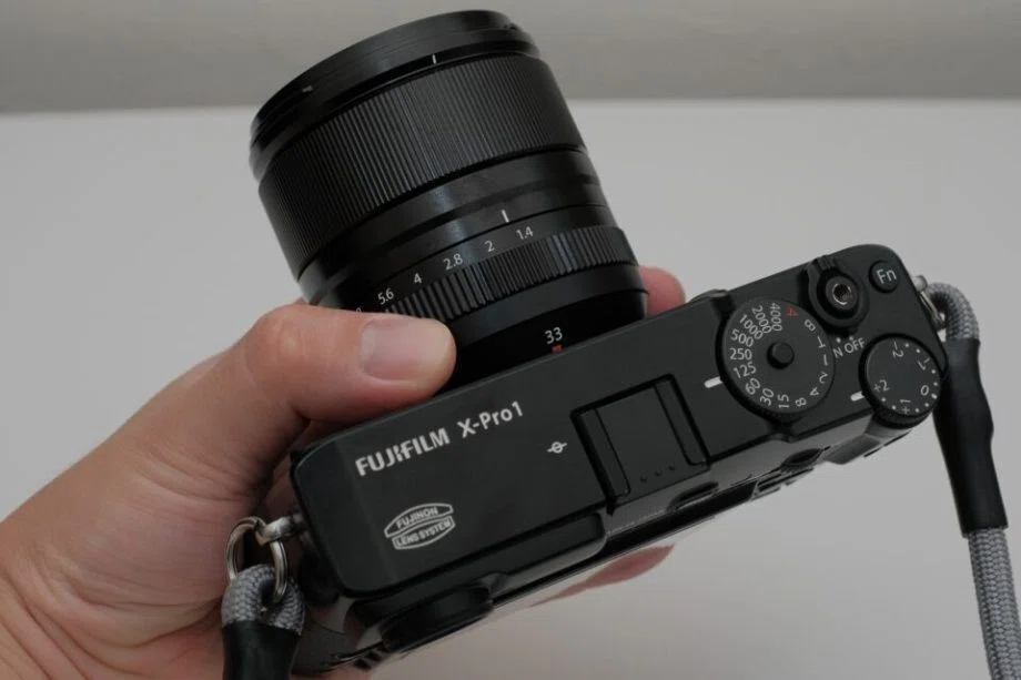 富士フイルム XF33mmF1.4 R LM WRをレビュー！静かで高速なAFが魅力の