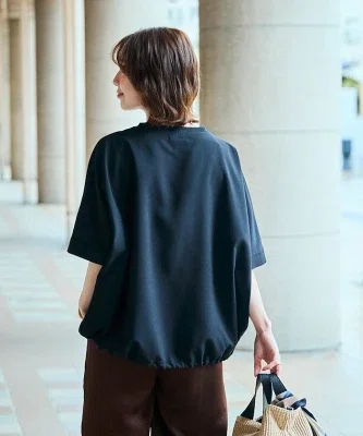 AiRideのドルマンスリーブ半袖TEE。ゆったりした形で体のラインを拾いにくい夏向けTシャツ