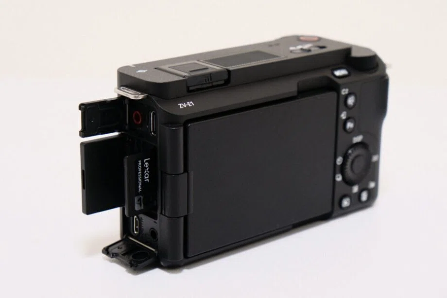 SONY ZV-E1購入レビュー！VLOGCAMとして最高峰だが高すぎる…？｜はるか