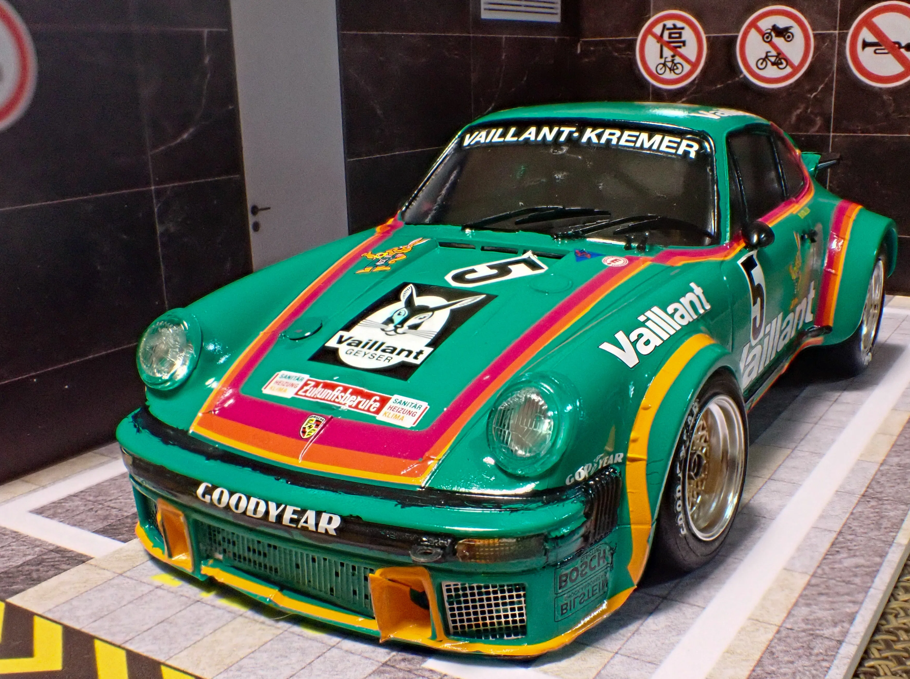 タミヤ 1／24 ポルシェ934 ターボRSR Vaillant｜セるしうす