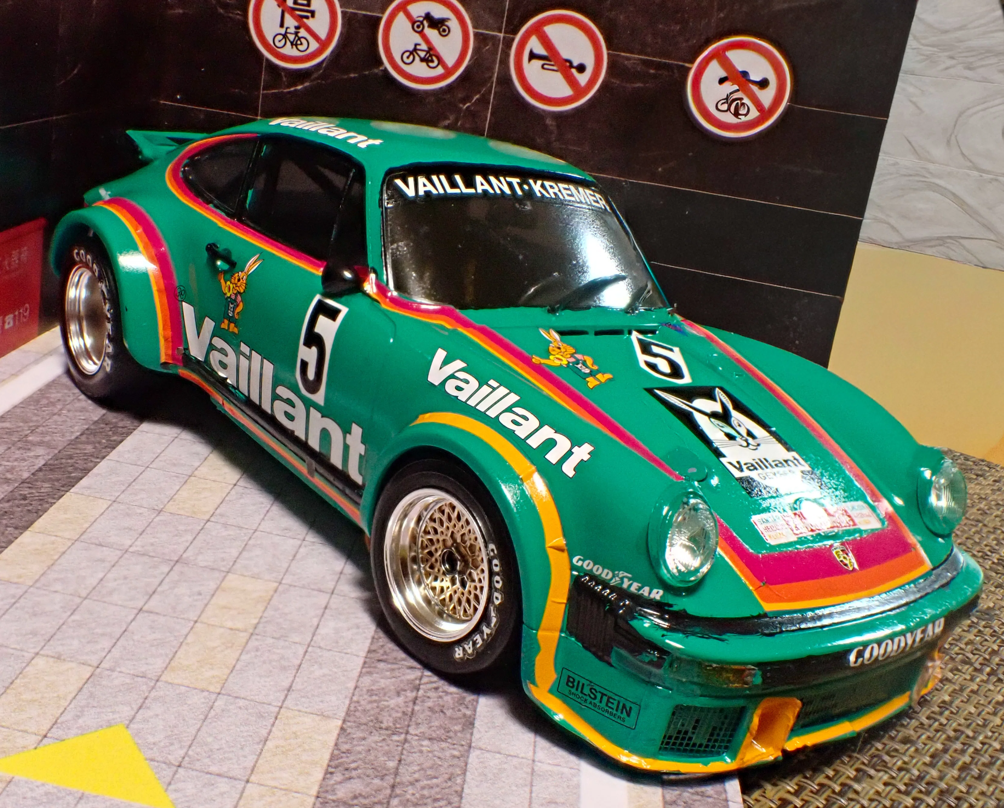 タミヤ 1／24 ポルシェ934 ターボRSR Vaillant｜セるしうす