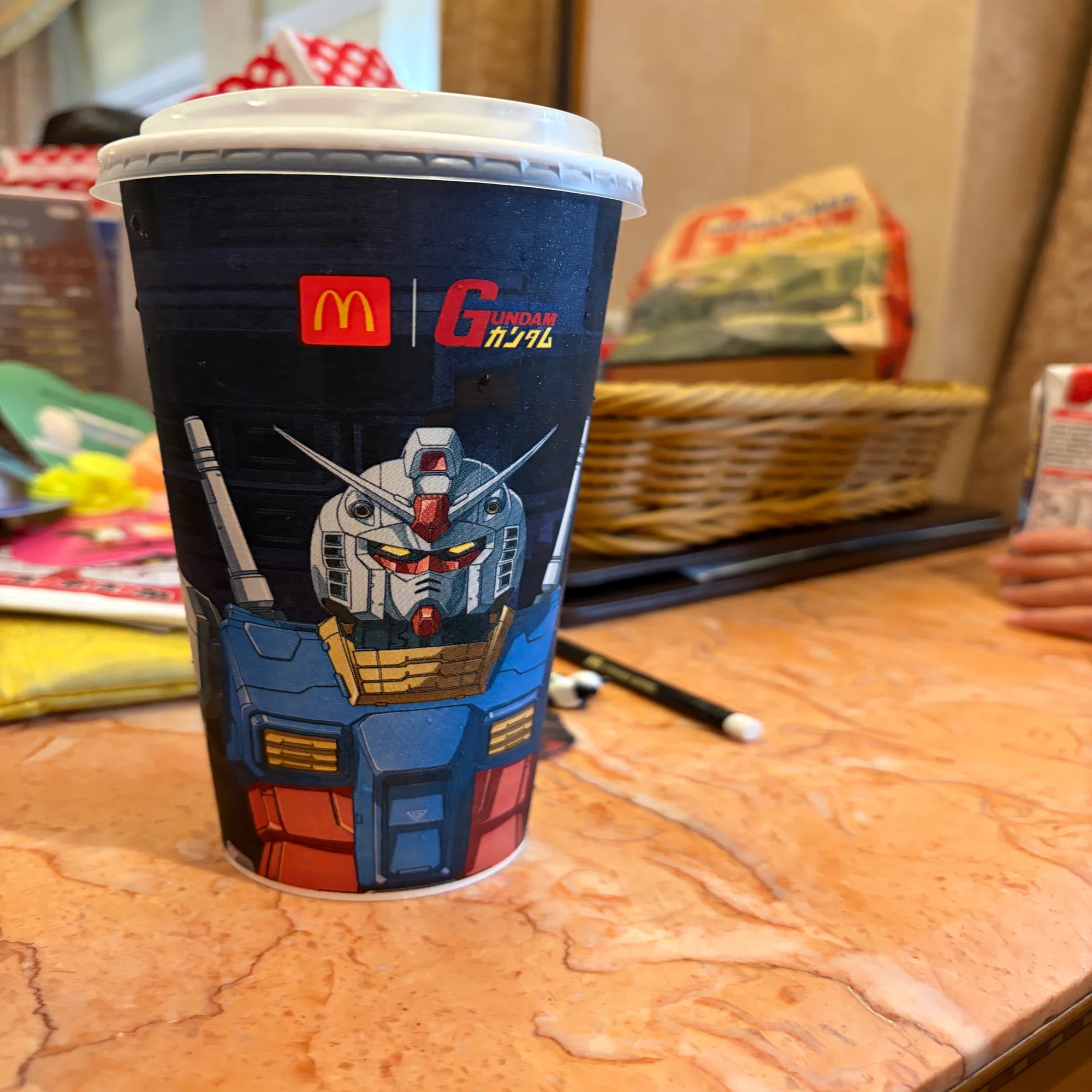 台湾でガンダムと遊ぶ② -台湾マック、ガンダムコラボ編｜とうと 