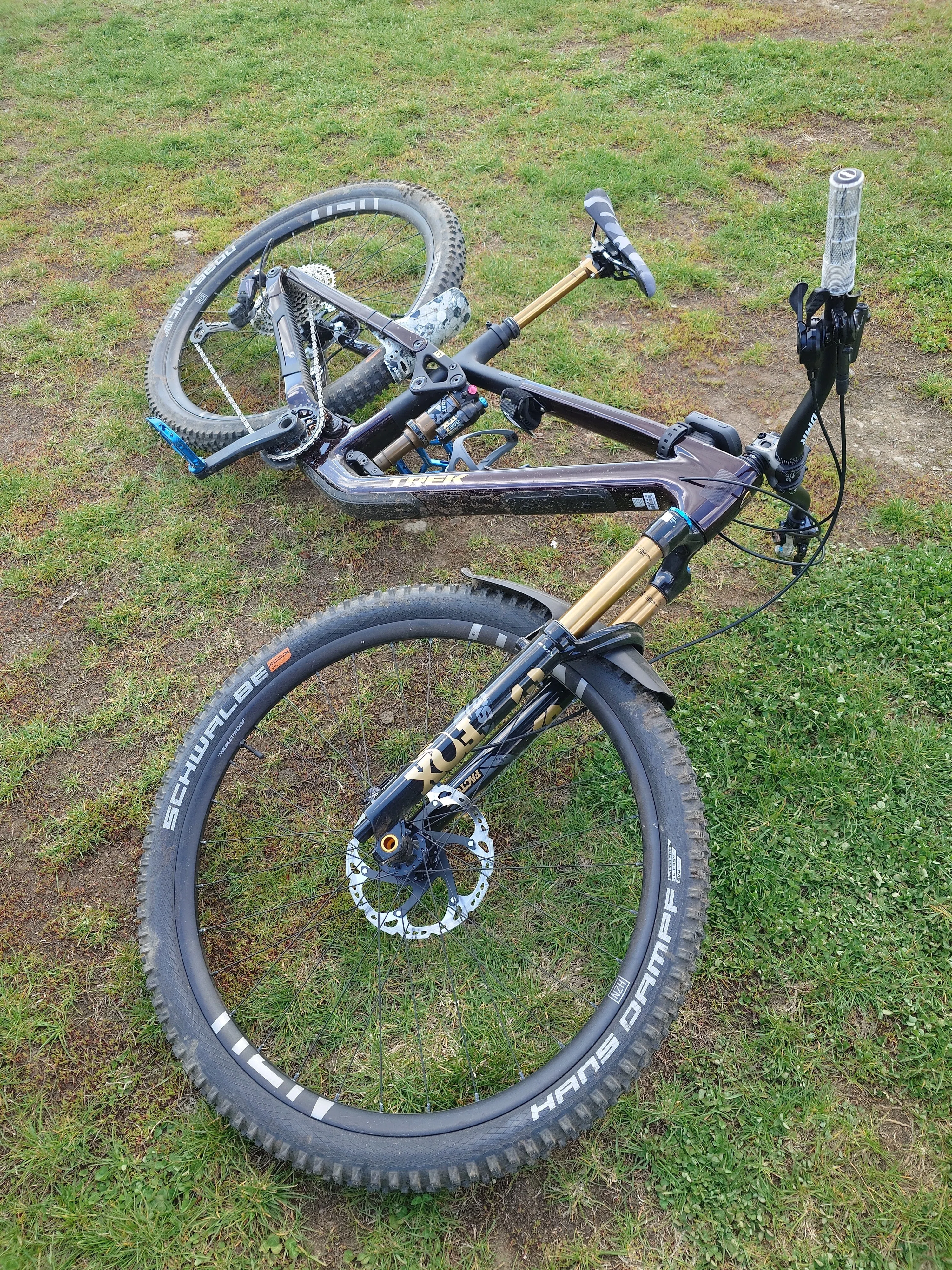 初フルサスMTB、Fuelのもろもろ。｜えすないん