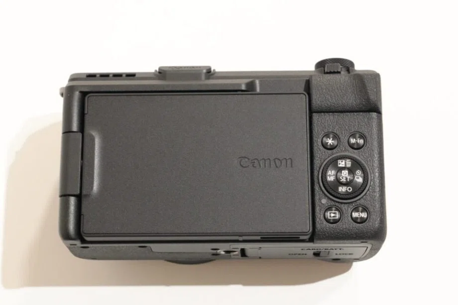 CANON PowerShot V1レビュー！高画質な高級コンデジが降臨…本当にもう