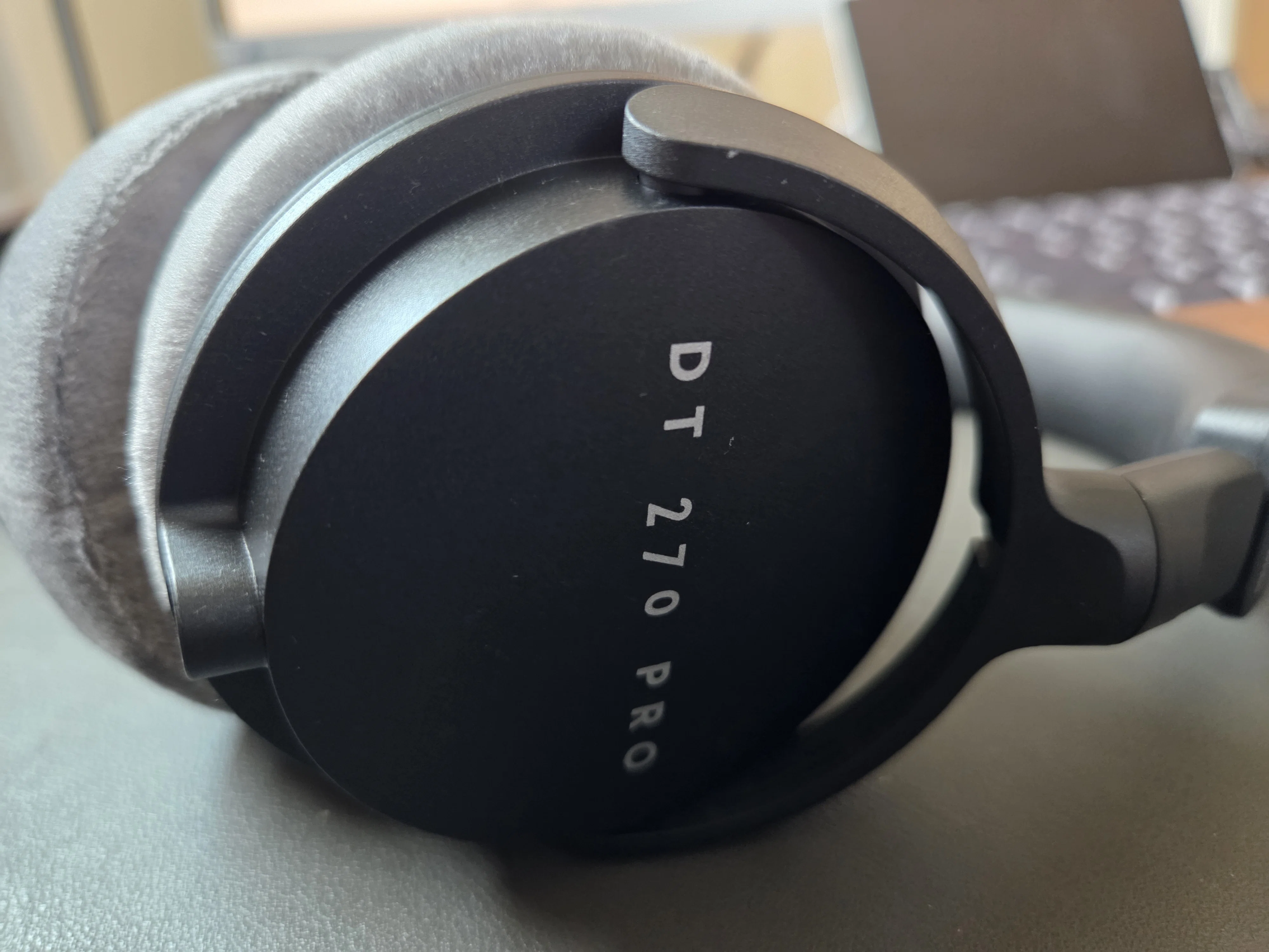 beyerdynamic DT270 PRO レビュー【最強コスパの有線ヘッドホン