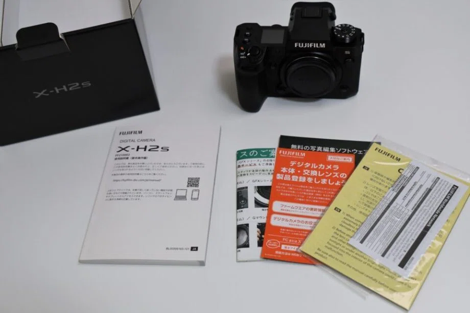 FUJIFILM X-H2S ボディ 美品 付属品あり 富士フイルム「X-H2S」購入レビュー！新時代の到来を告げるフラッグ
