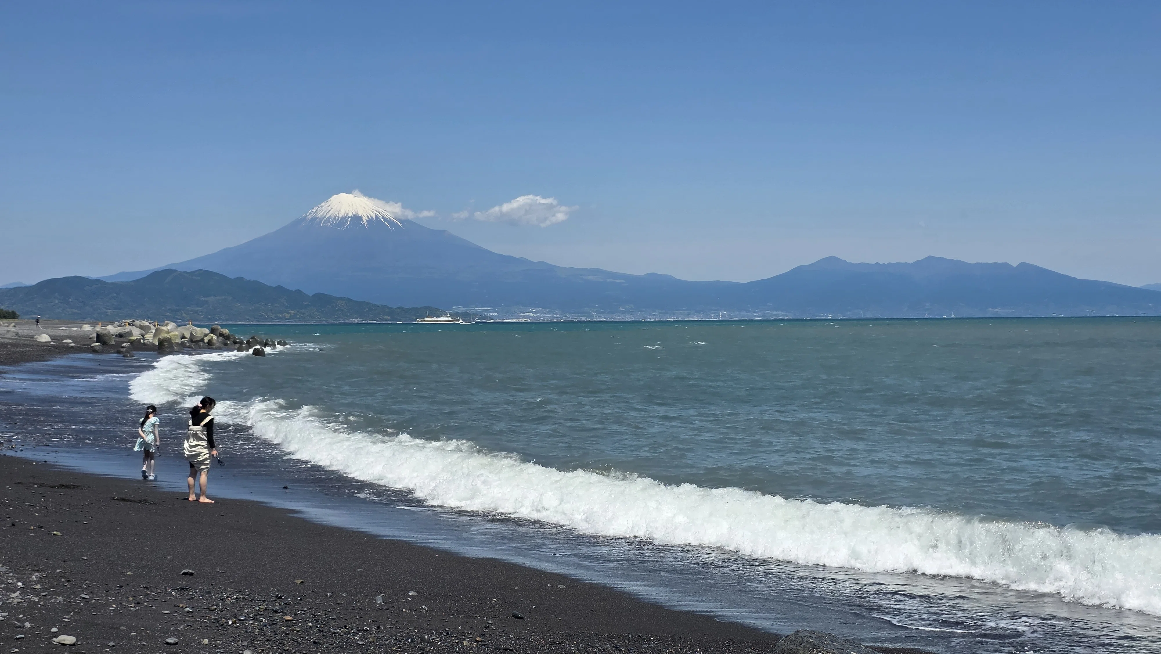 富士の絶景と伝説が息づく「三保の松原」への旅｜ShiN