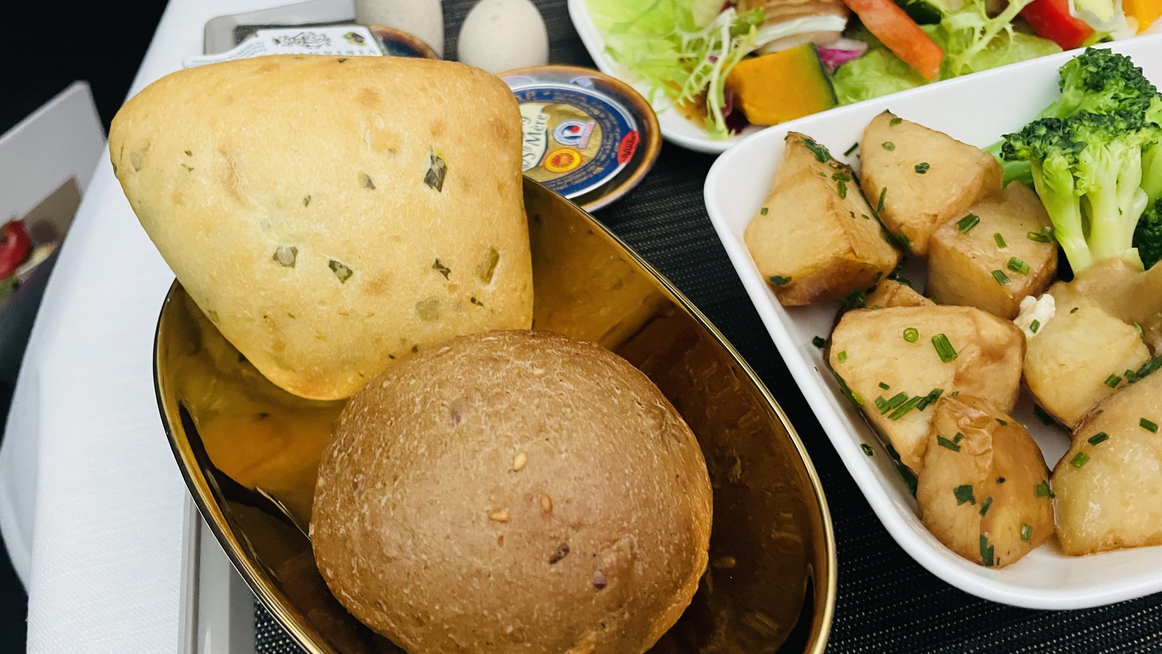 STARLUXビジネスクラス 台北→バンコク機内食レポ｜ゆっこぷー|海外と