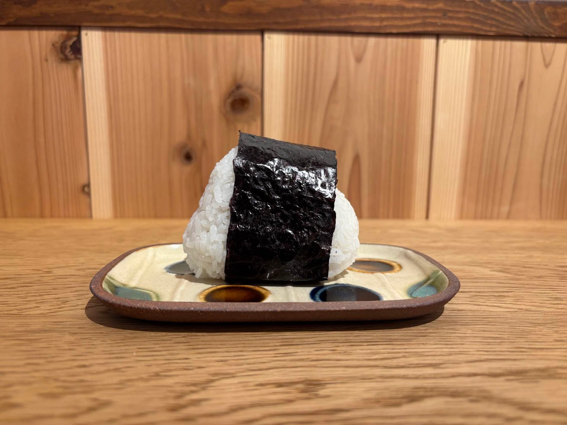 388 お店の残ったご飯でおにぎり、子どもに無料で食べてもらうことに 388 お店の残ったご飯でおにぎり、子どもに無料で食べてもらうことに