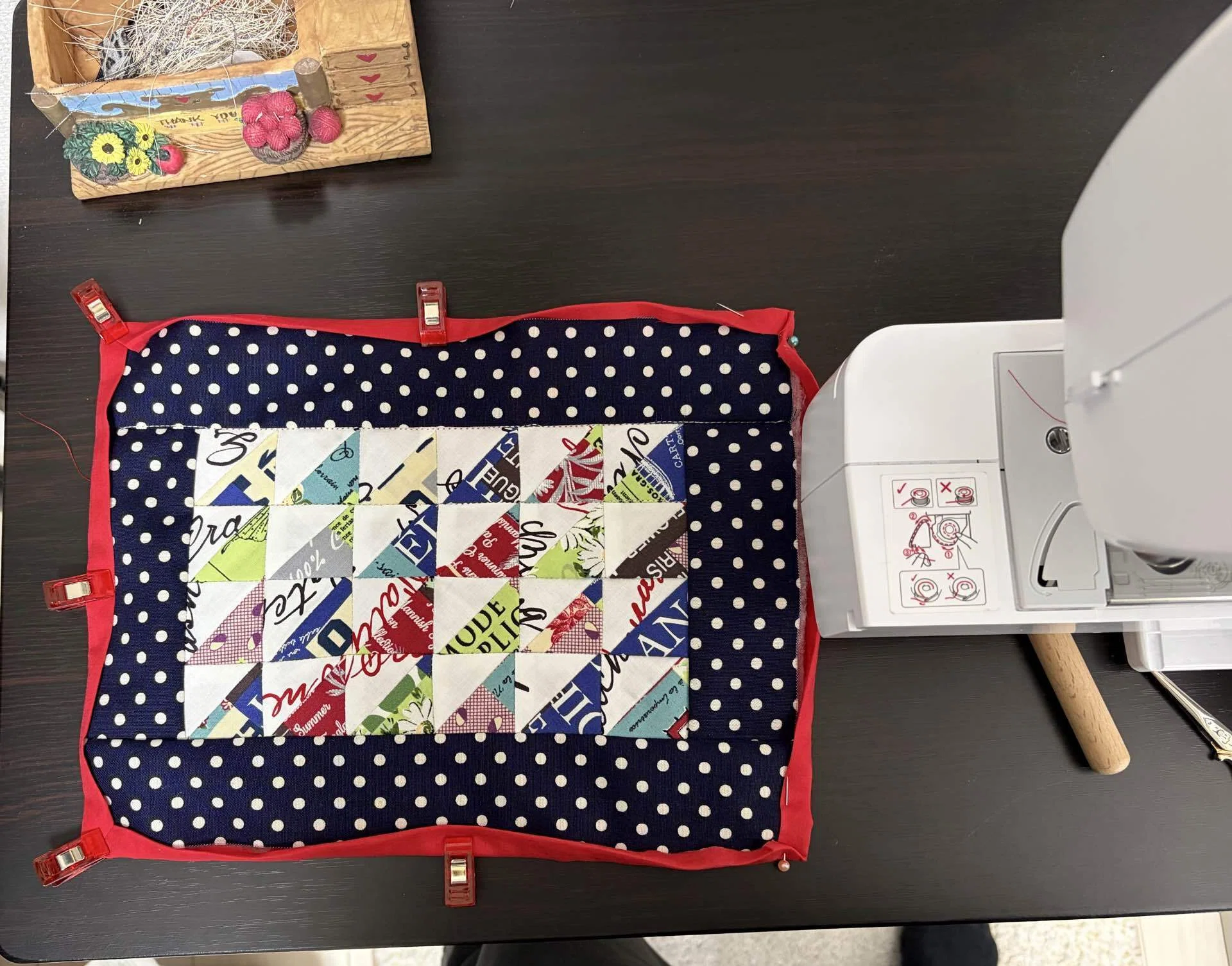 手芸作品「パッチワークのティーマット」｜しじみ