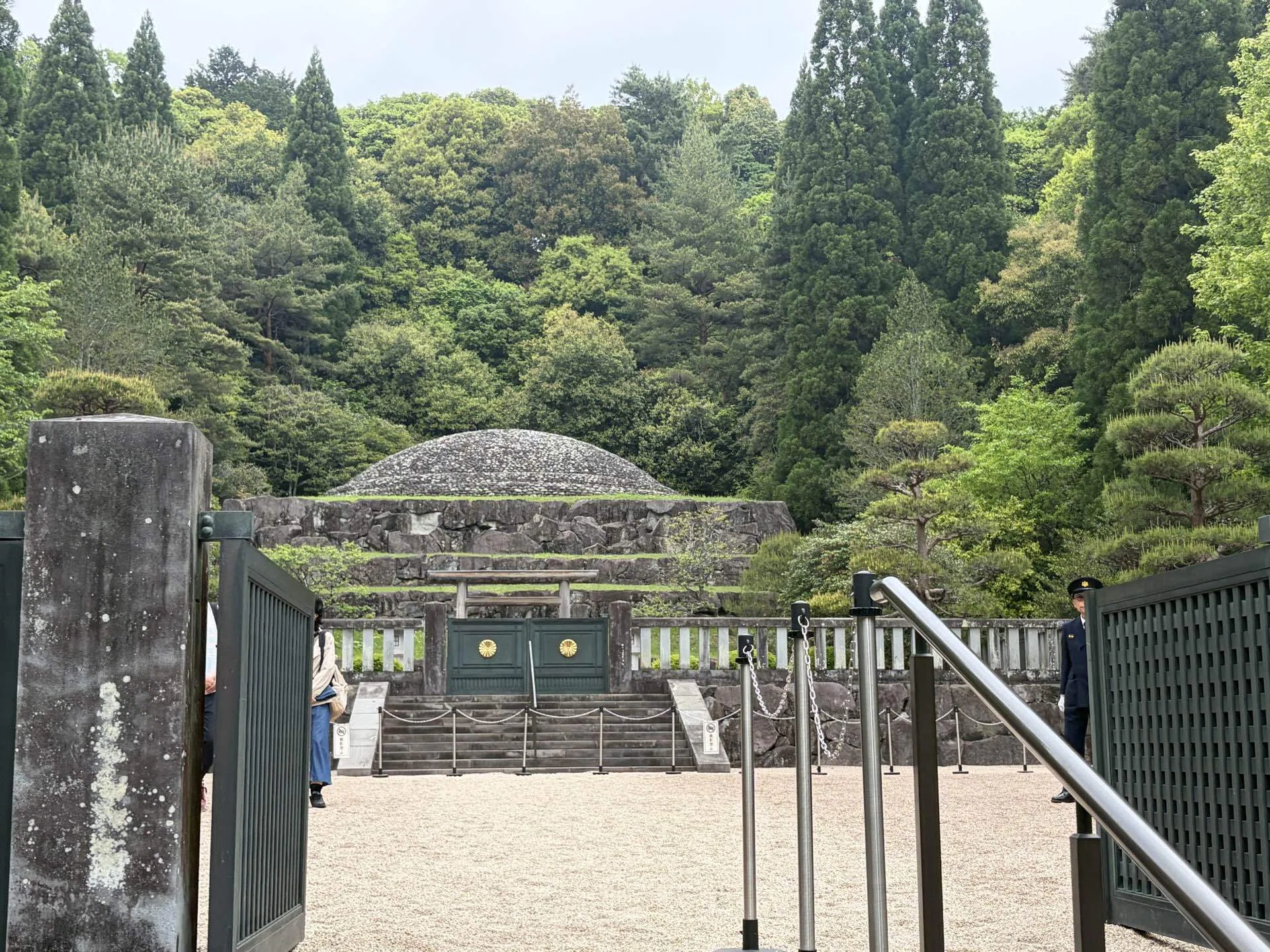 昭和天皇陵の特別参拝へ－「昭和100年記念」におもう｜フジ｜趣味
