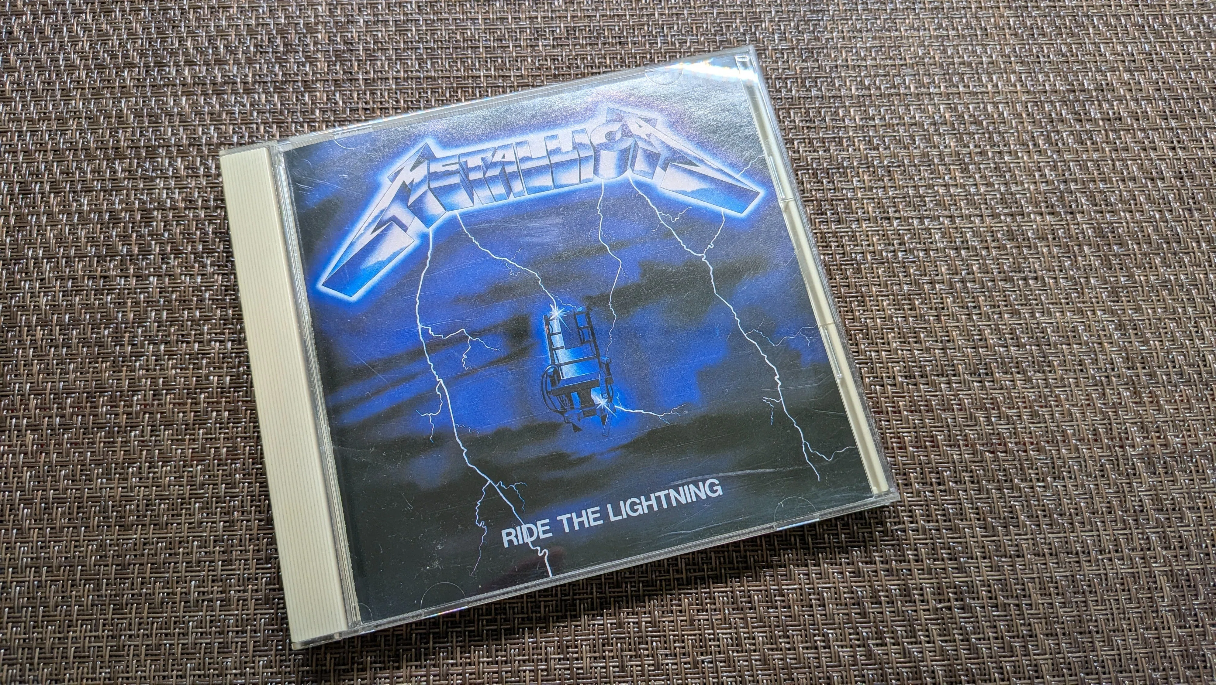 音圧競争への反逆。『METALLICA』メタリカ『Ride the Lightning』は