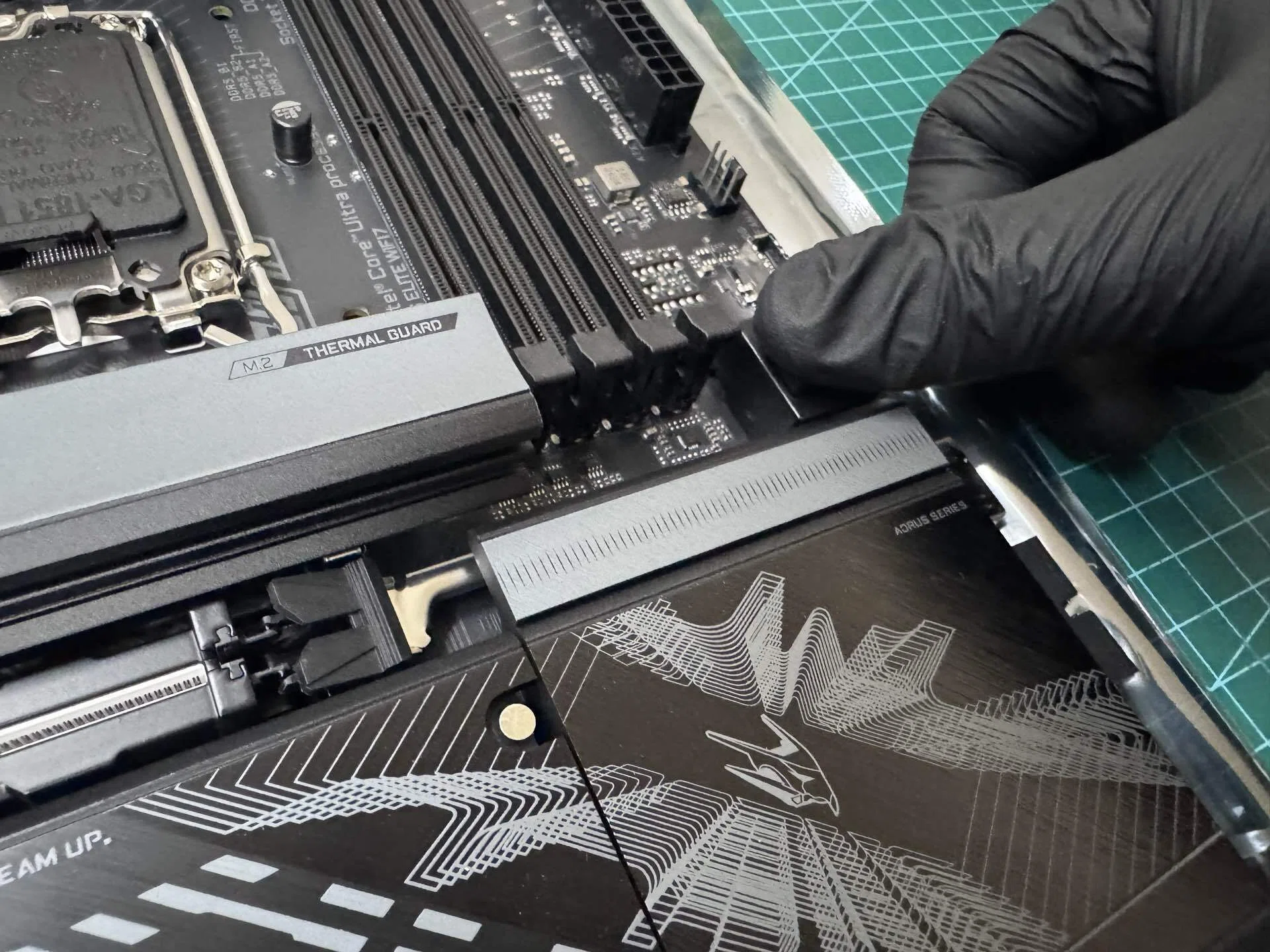 自作PC】 Core Ultra 7 270K Plusでオープンフレームを組んだ話｜絢なぎ