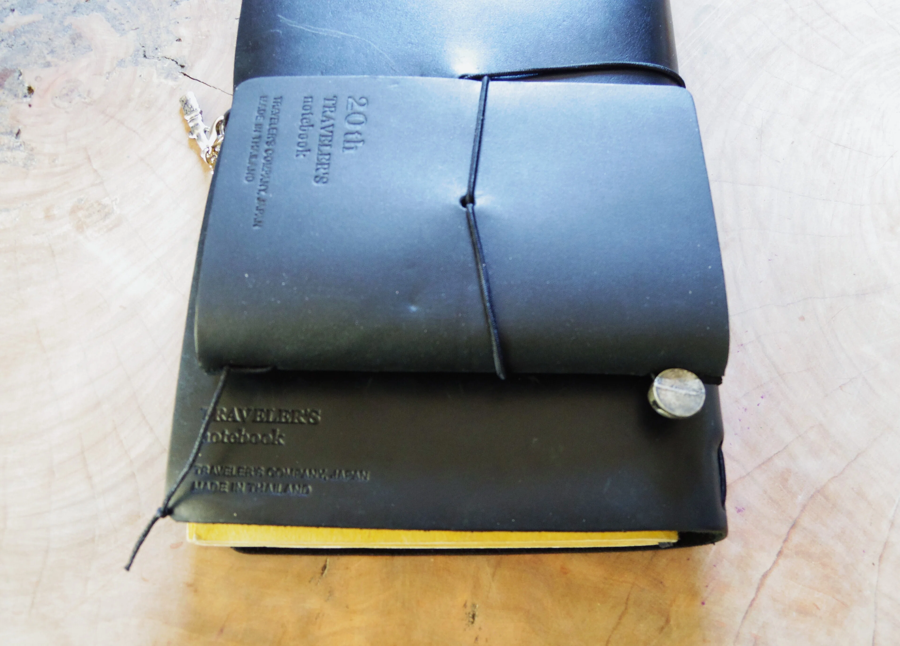 未開封品　トラベラーズノート　レギュラーサイズ まとめ売り　黒3冊　オリーブ1冊 トラベラーズノートカードサイズ開封｜手帳Q子