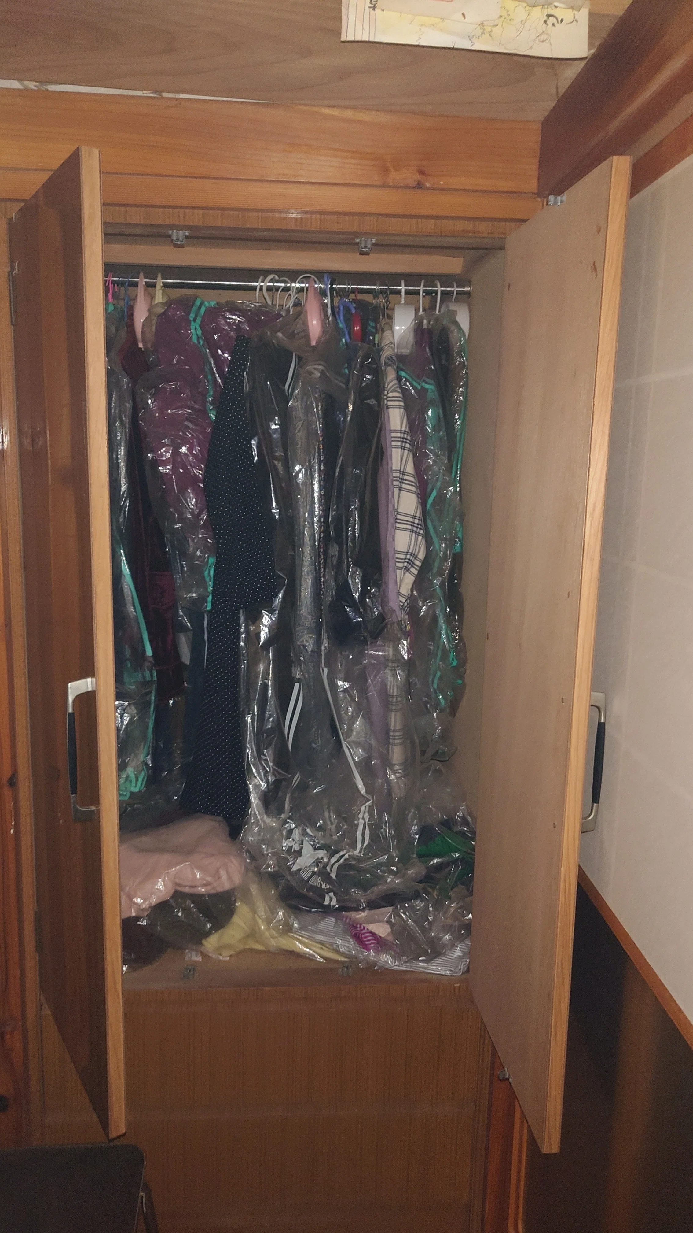 遺品整理の自分でできそうなところと業者に任せた方がよいところ②