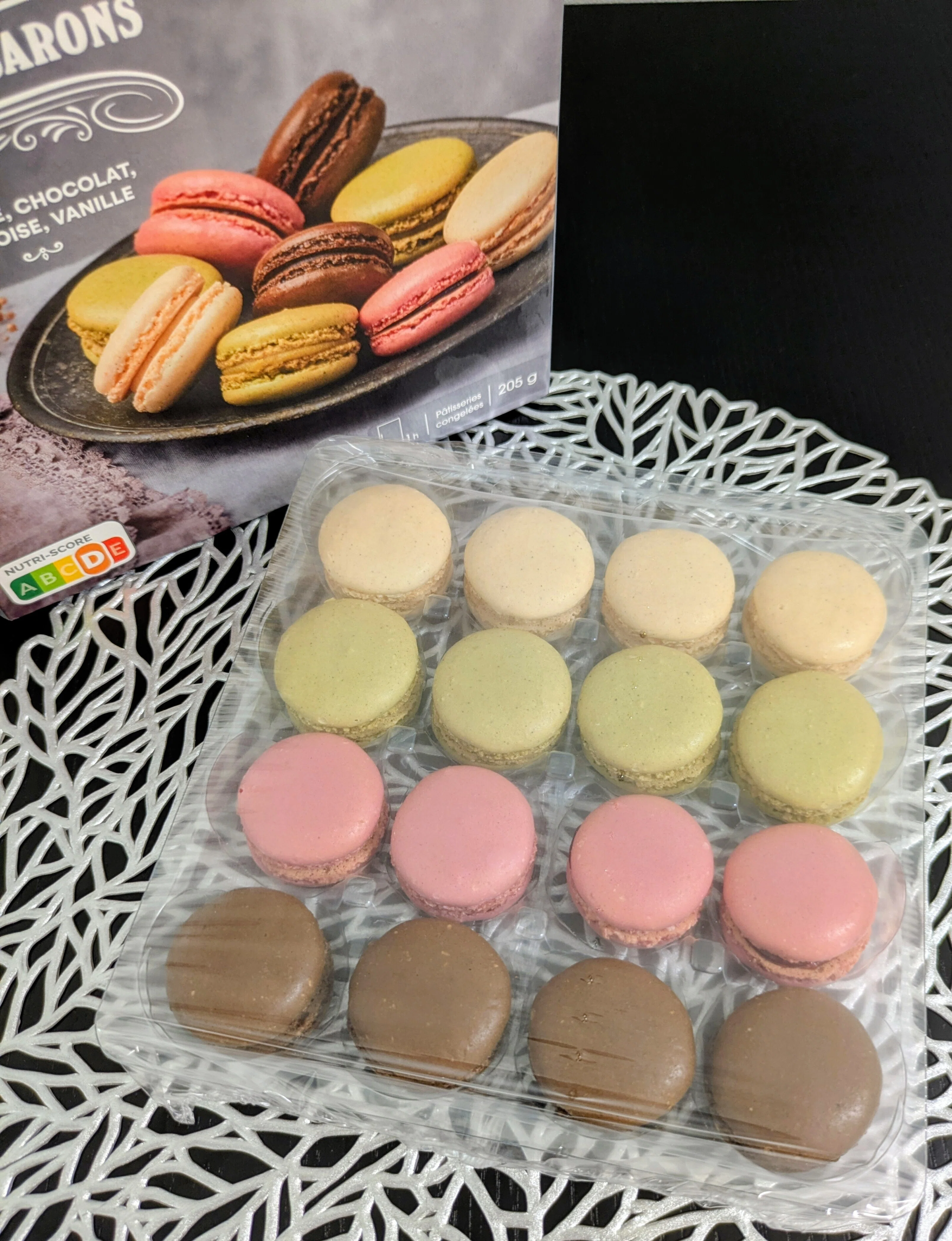 🍰スイーツNo.76 スーパー（Picard） 4種類のマカロン（チョコレート