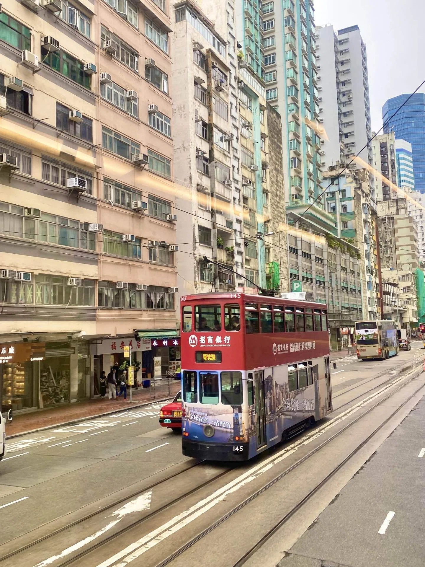 香港の二階建てバス、日本と違いすぎて軽くアトラクションだった｜ほし