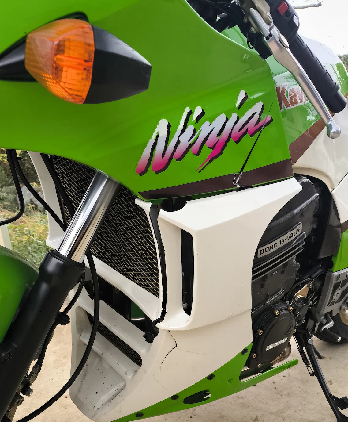 GPZ900R（A11）、カウルの補修ほぼ完了｜ほんにゃく仮面（田内志文）