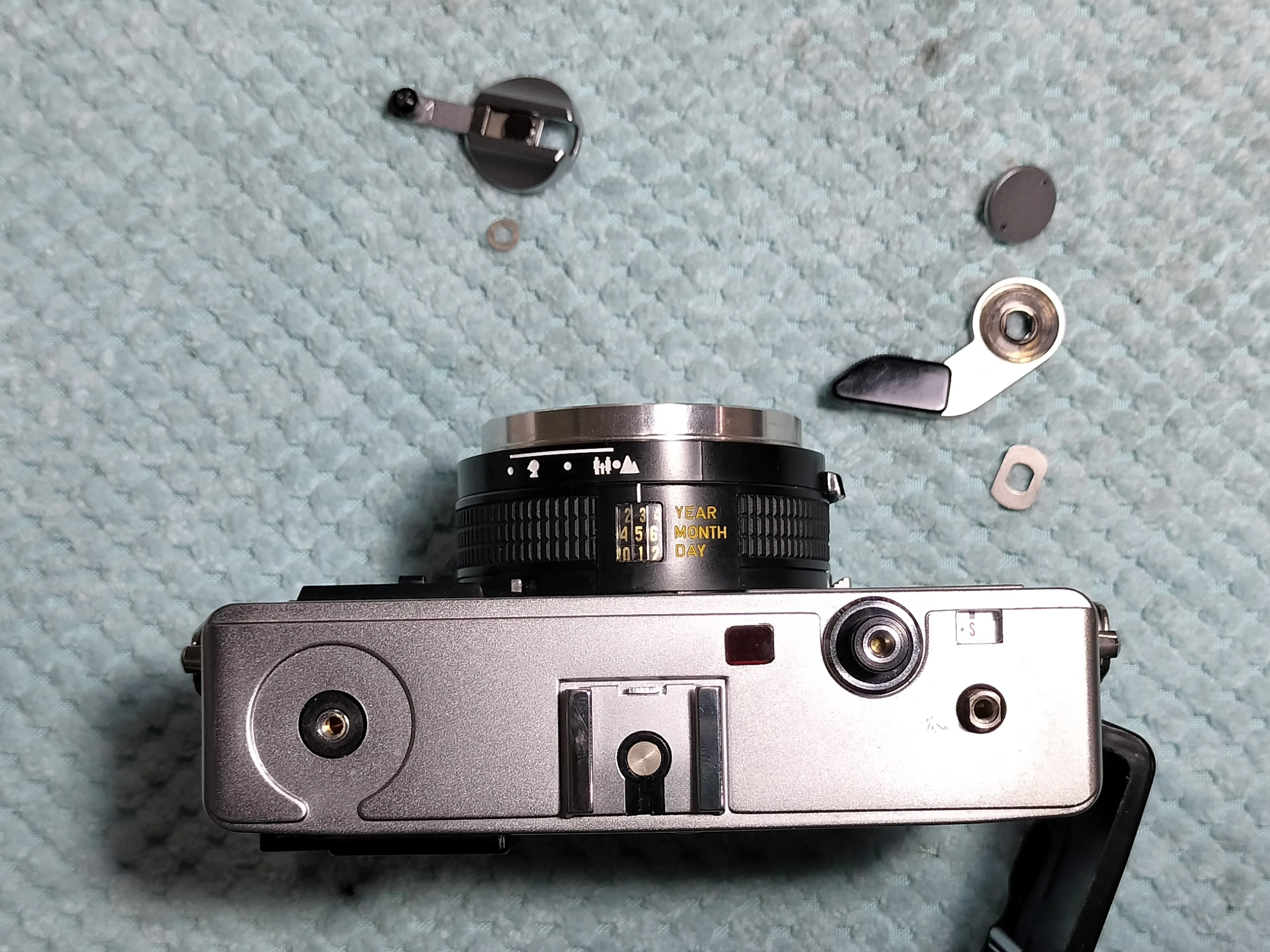 Canon Datematicの分解｜フィルムカメラ修理のアクアカメラ